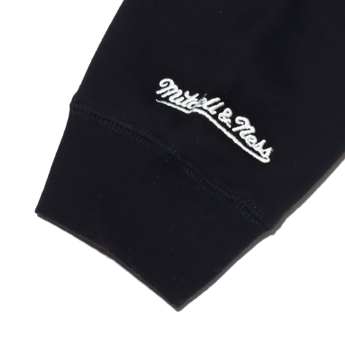 Mitchell & Ness NBA Off White Hoody Bulls BLACK 22FW-Iの画像