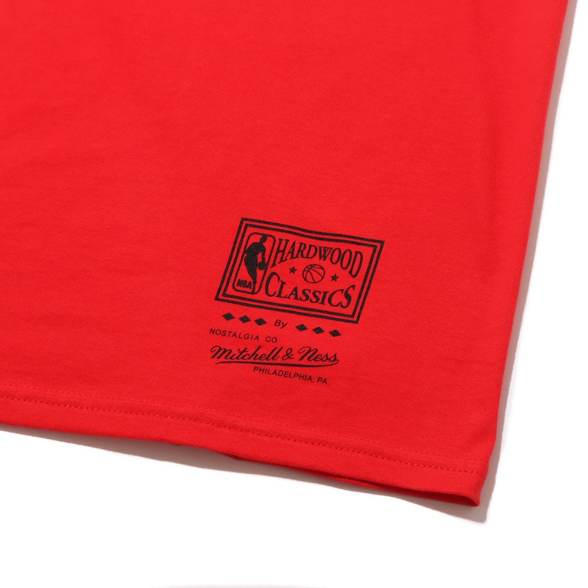 Mitchell & Ness NBA INCLINE STACKED TEE BULLS REDの画像