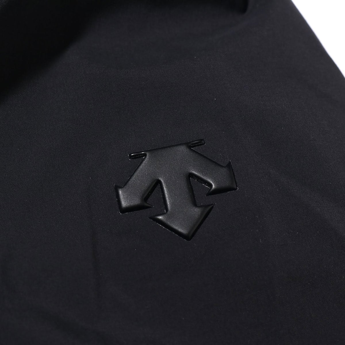DESCENTE ALLTERRAIN STREAMLINE HARD SHELL JACKET BLACK 19SP-Iの画像