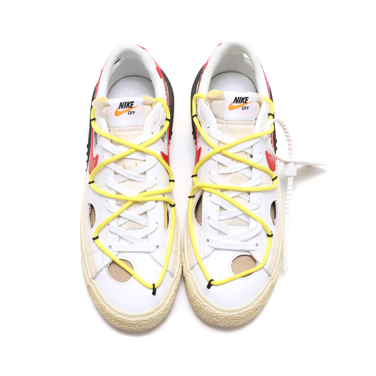 NIKE BLAZER LOW '77 / OW WHITE/UNIVERSITY RED-OPTI YELLOW-FOSSIL