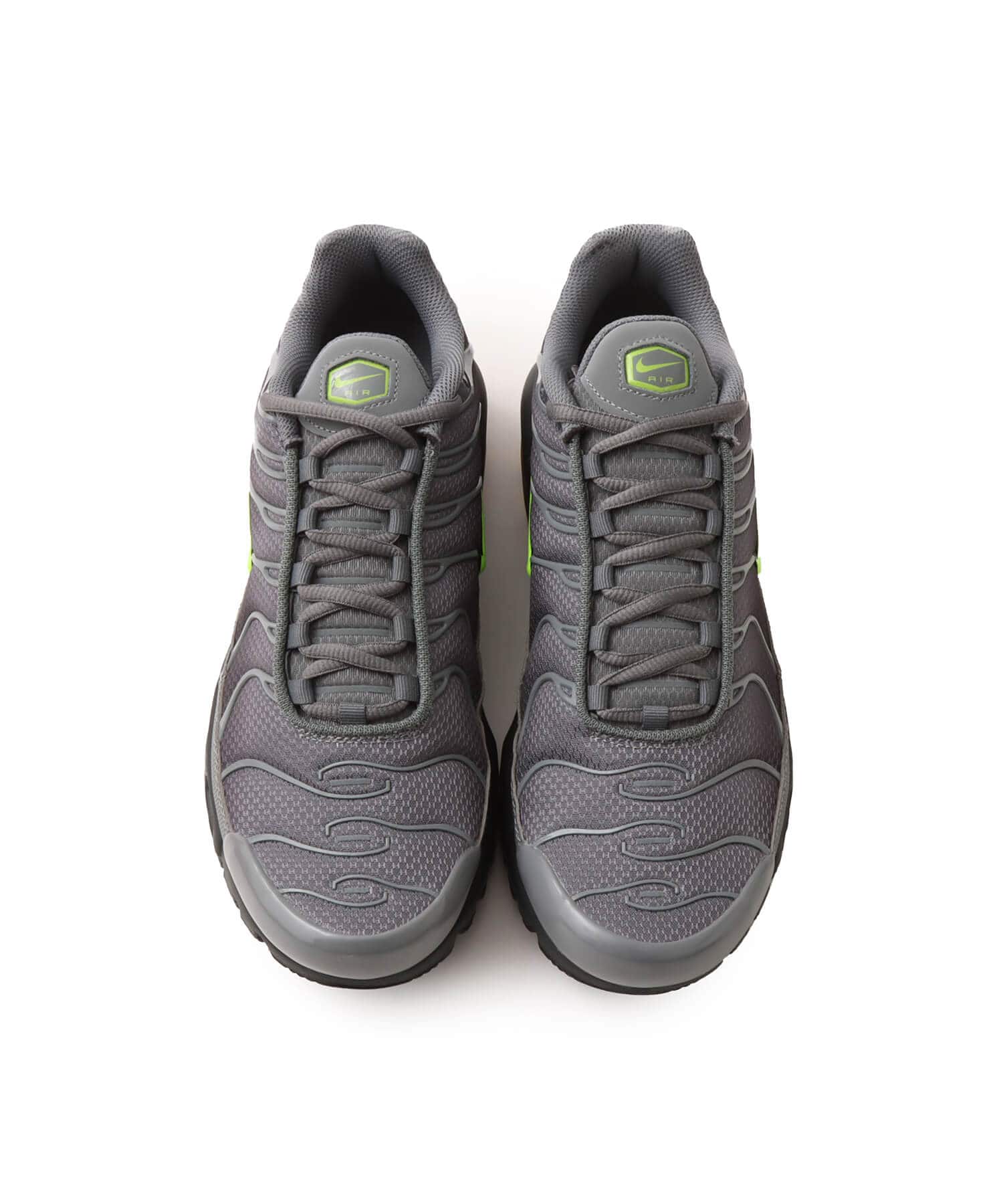 NIKE AIR MAX PLUS SMOKE GREY/VOLT-DK SMOKE GREY-BLACKの画像