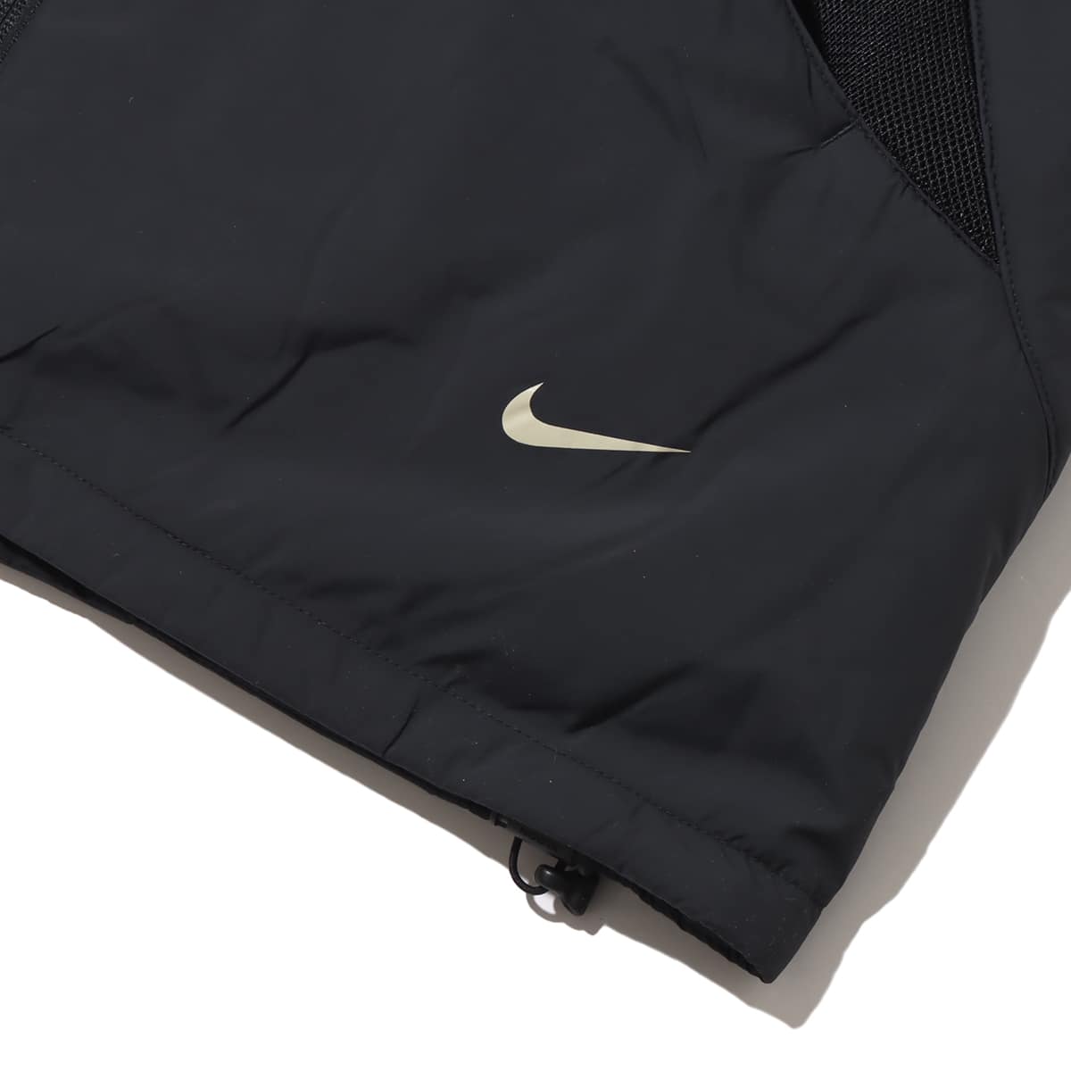 NIKE M NRG NOCTA RVRSBLE VEST DR BLACK/STONE/SMOKE GREY