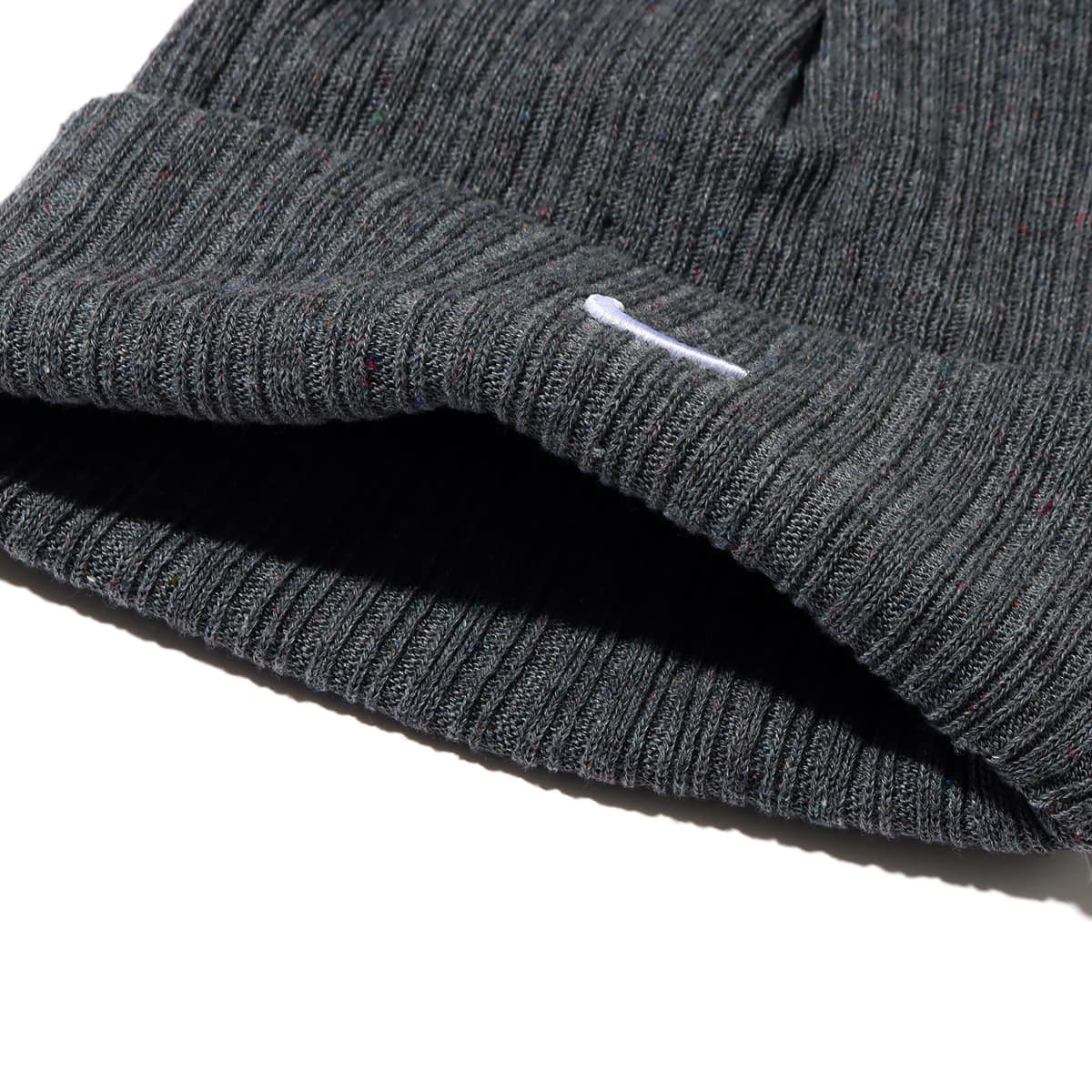 NIKE U NSW BEANIE FSHRMN NUSHRED SMOKE GREY/WHITE 23SP-Iの画像