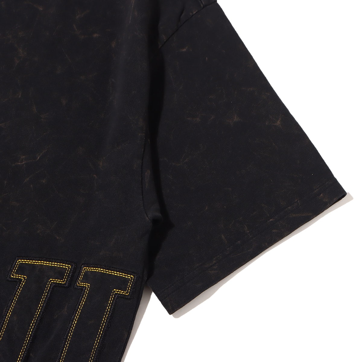 NIKE U NK NRG FADEAWAY TEE BLACK/UNIVERSITY GOLD 22FA-Sの画像