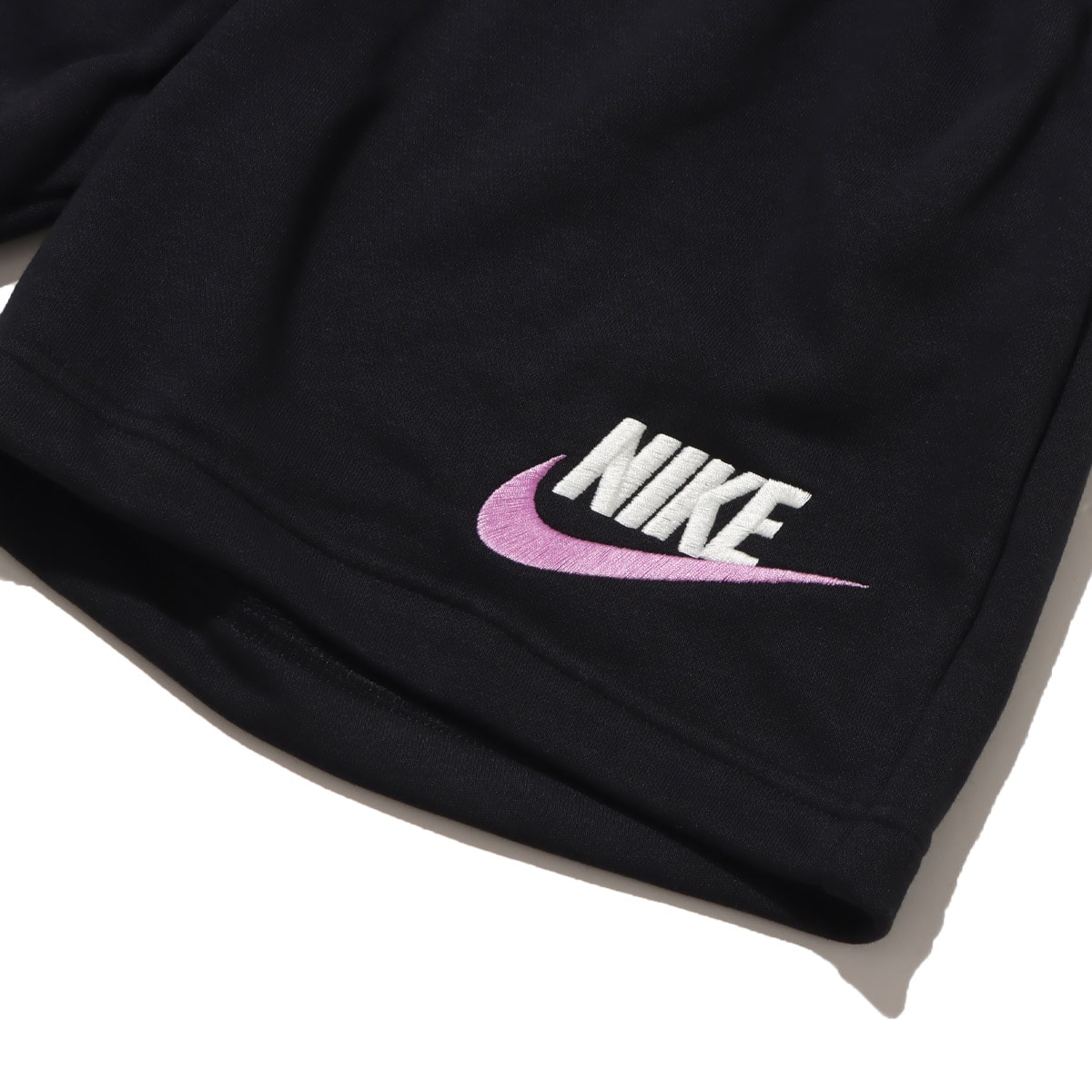 NIKE AS M NK CLUB+ FT SHORT LBR BLACK/BLACKの画像