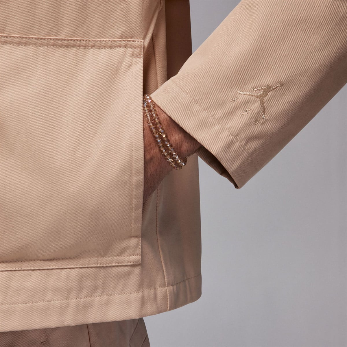 JORDAN BRAND M J JB WVN JKT BIO BEIGE 23FA-Sの画像