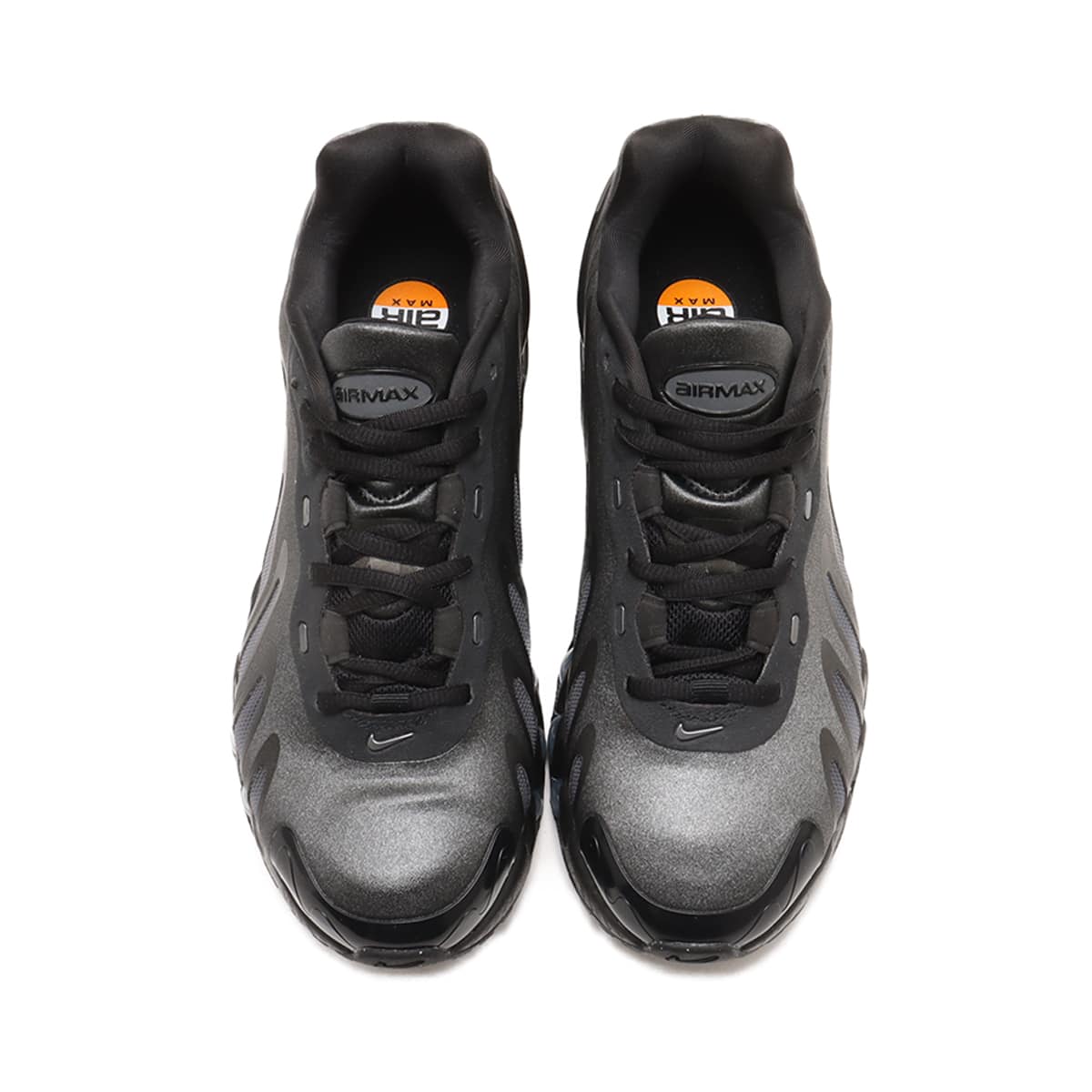 NIKE W AIR MAX DN8 BLACK/MTLC DARK GREY-IRON GREYの画像
