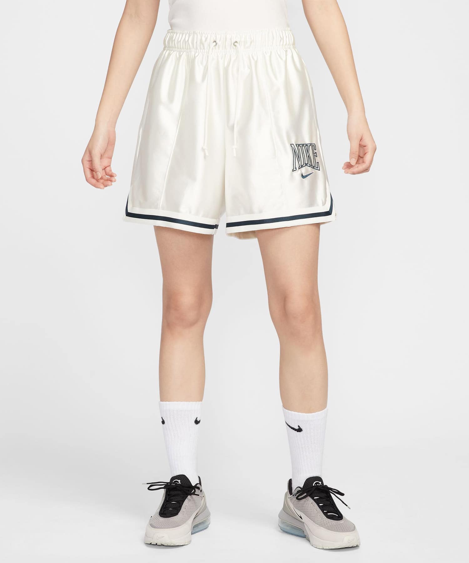 NIKE AS W NSW STREET 6" SATIN GX S SAIL/ARMORY NAVY/ARMORY NAVYの画像