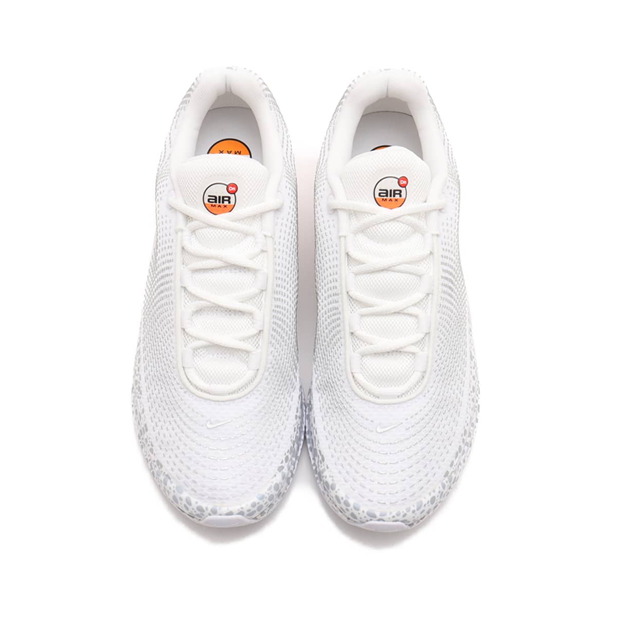 NIKE AIR MAX DN SE PRM WHITE/WHITE-METALLIC SILVER-WHITE の画像