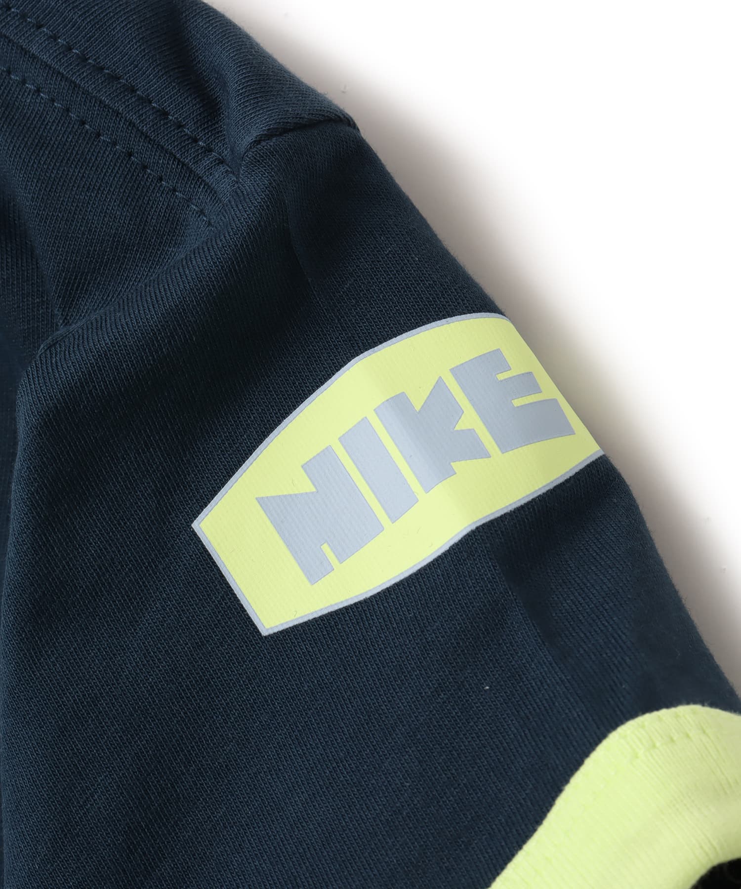 NIKE AS W NSW CLUB SS TEE MOTO RGR ARMORY NAVYの画像