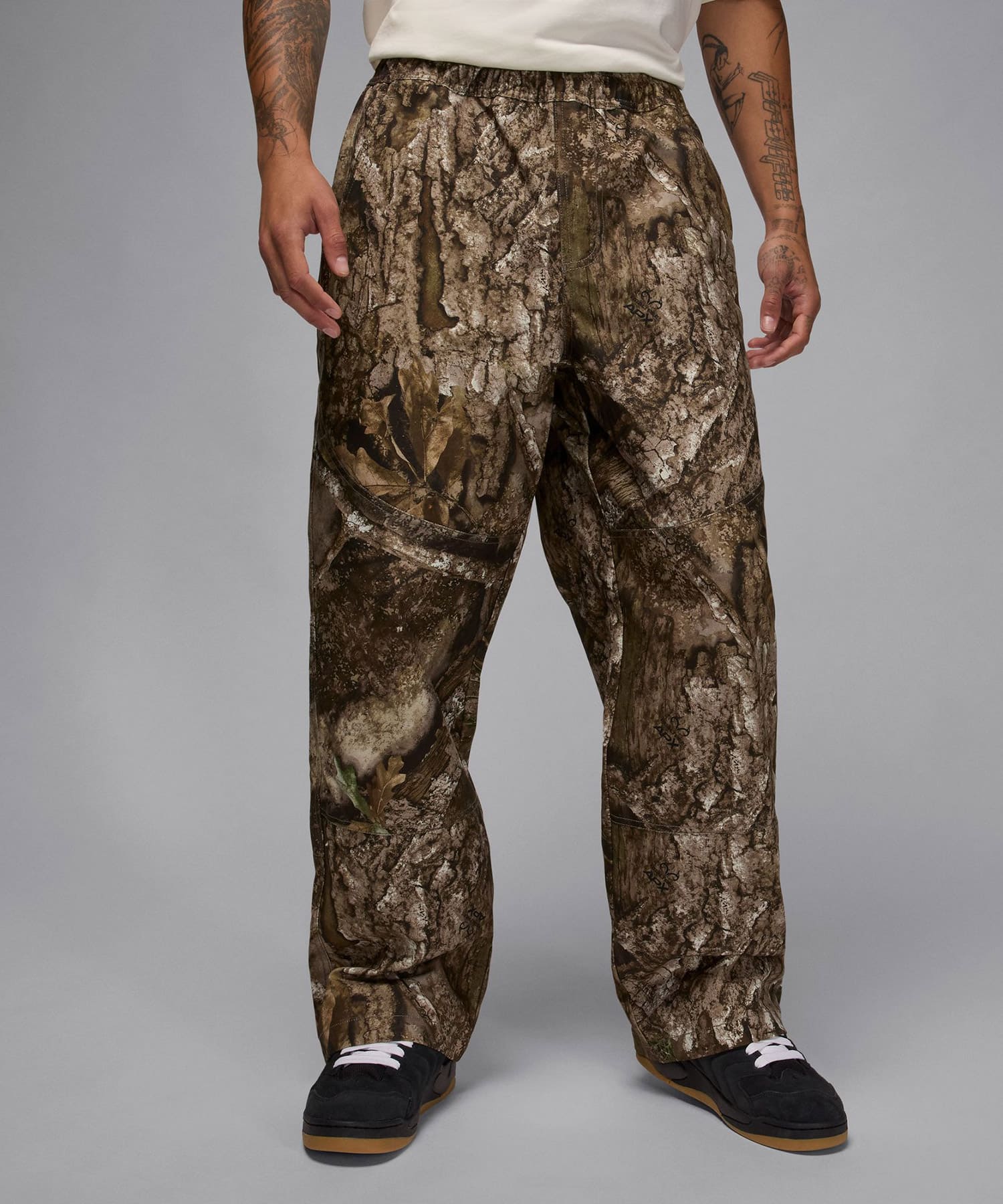 JORDAN BRAND M J BRK WVN PANT RLT MEDIUM OLIVE/SAILの画像