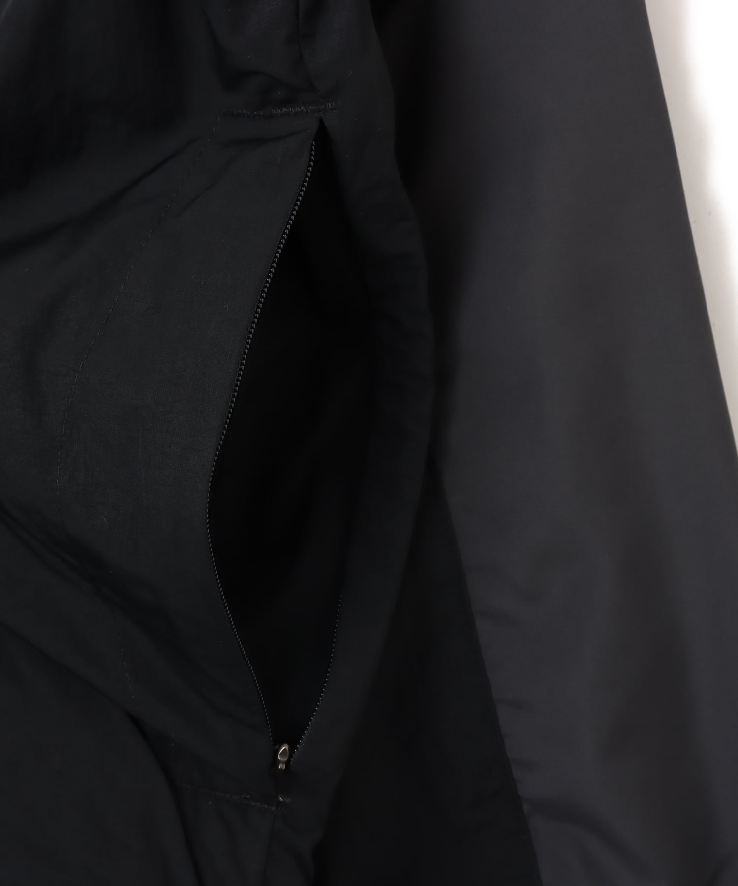 NIKE M NSW TN TRACKTOP WVN BLACK/DK SMOKE GREY/UNIVERSITY REDの画像
