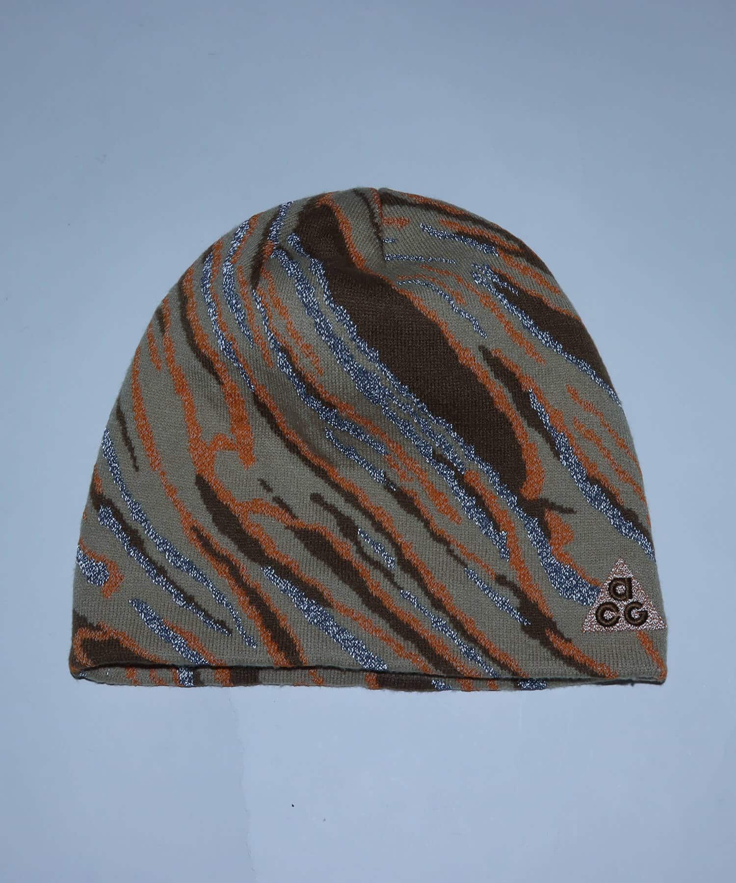 NIKE U NK PEAK BEANIE UC ACG BG BND PARACHUTE BEIGE/REFLECTIVE SILVの画像