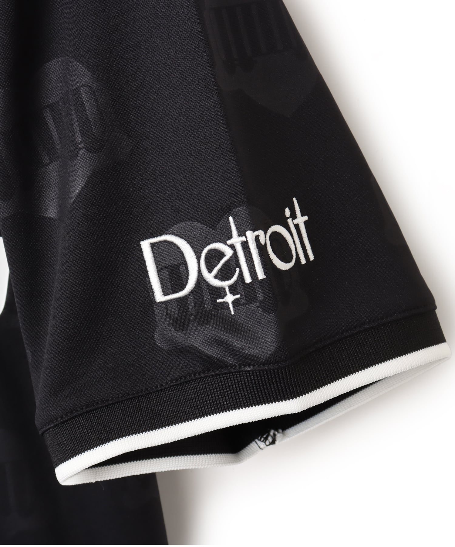 CARHARTT S/S HARTT’S FOOTBALL T-SHIRT Heart Train Jacquard, Blackの画像