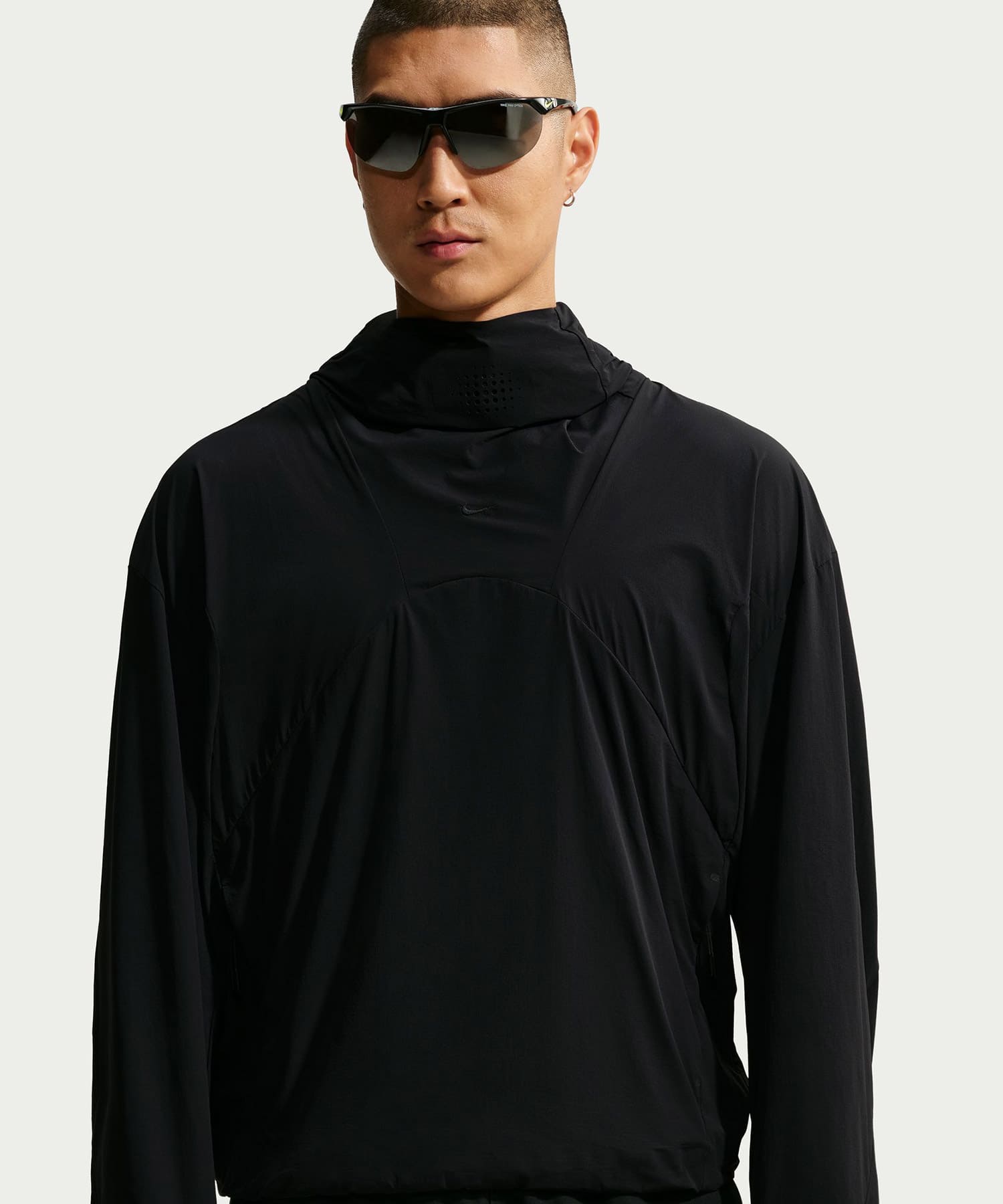 NIKE AS M NK UV TECH HELIOS SUN T P TOP BLACKの画像