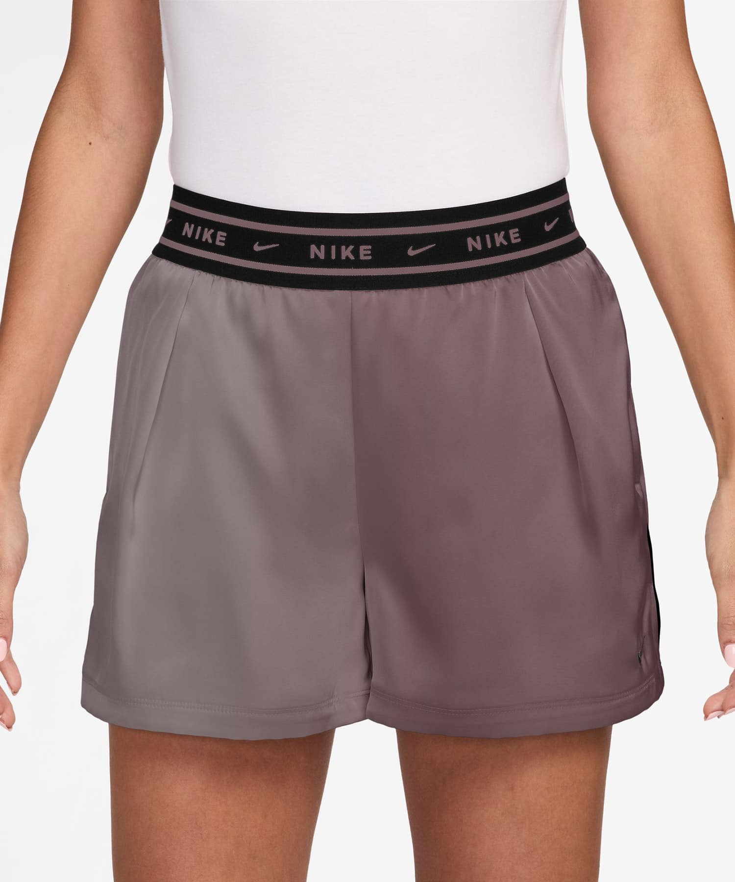 NIKE AS W NSW OFFLN WVN STN SHORT TATTOO/(BLACK)の画像