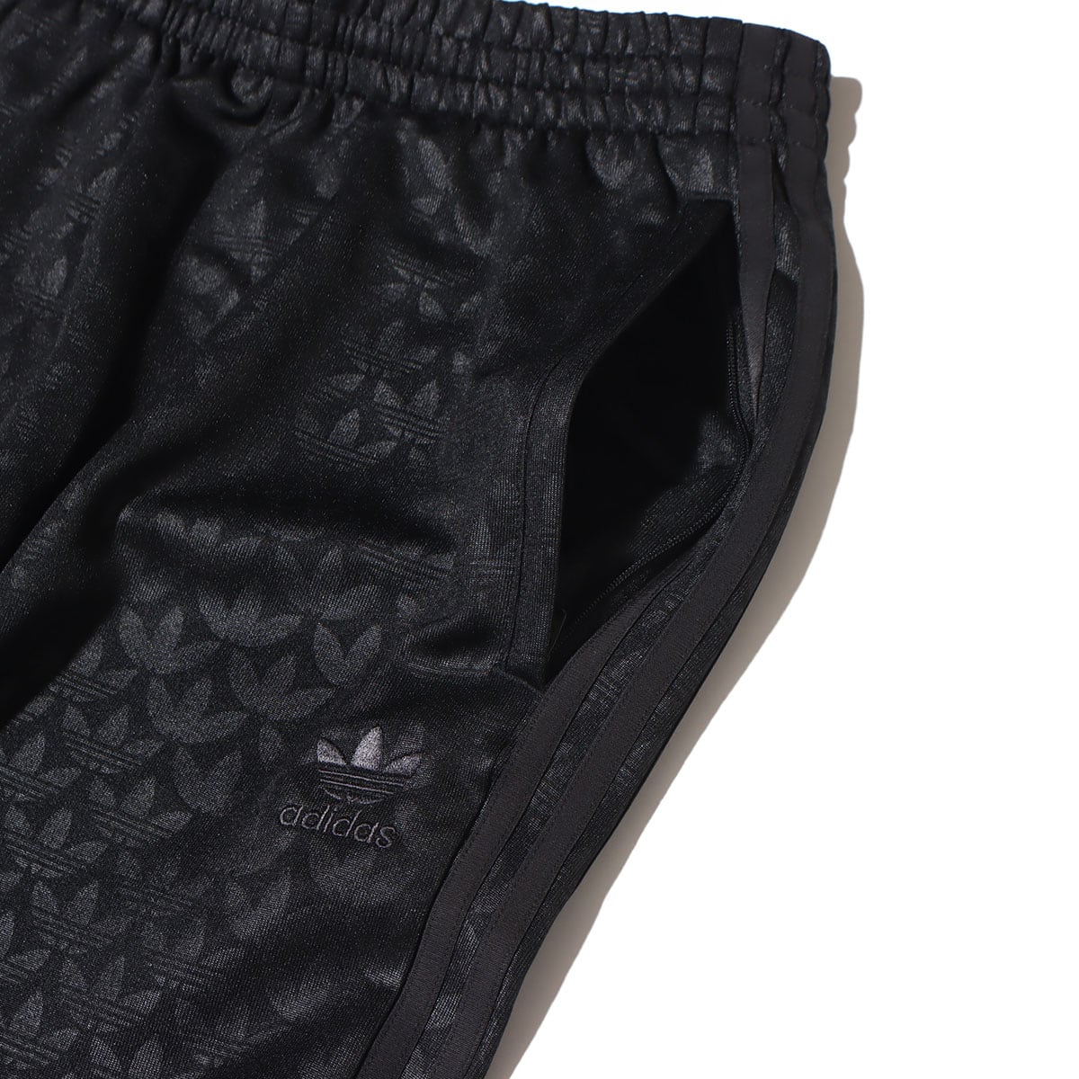 Sweatpants adidas Originals Graphics Monogram SST Track Pants IL5149