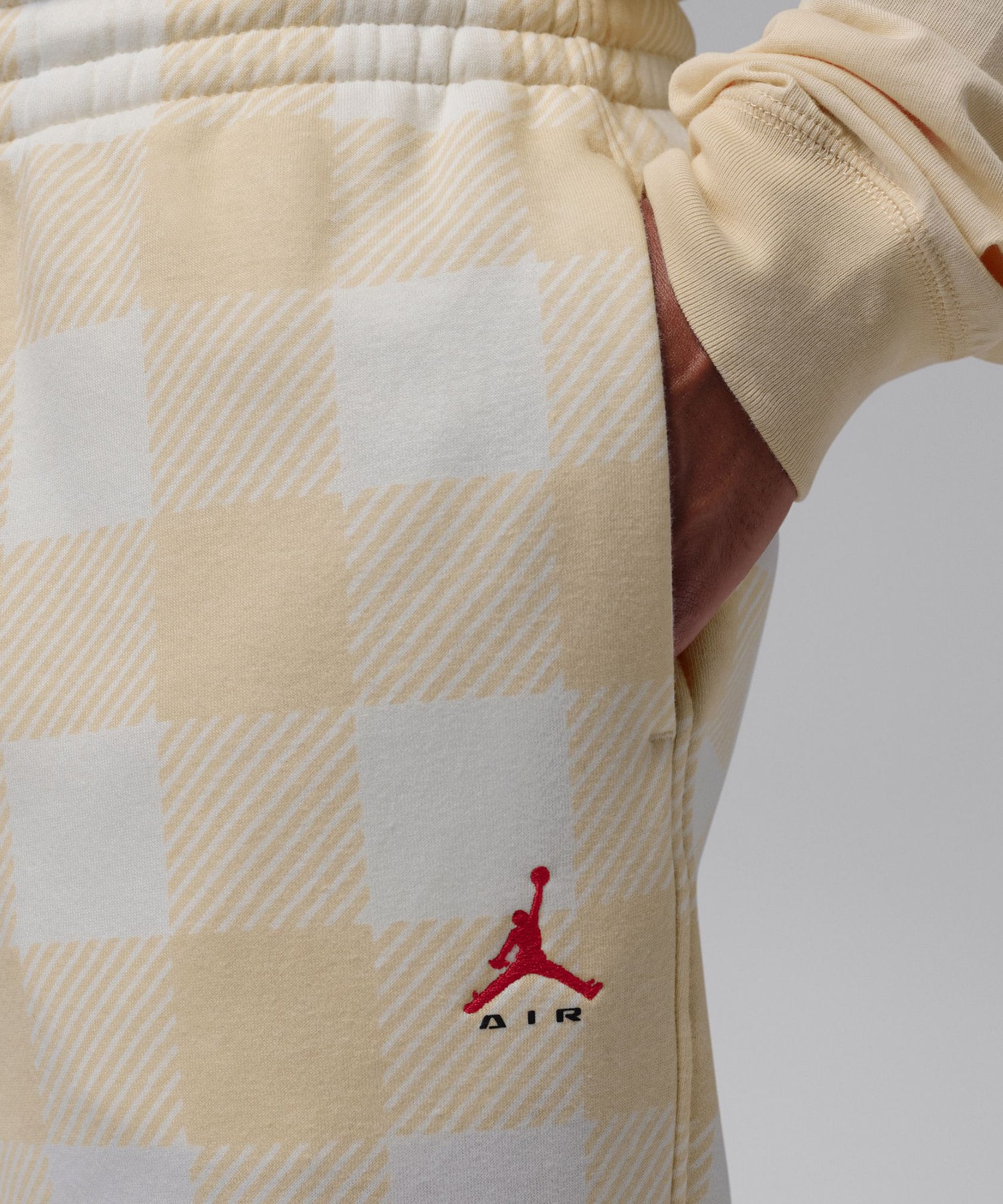 JORDAN BRAND M J BRK SSNL FRSD CUFF PNT BEIGEの画像