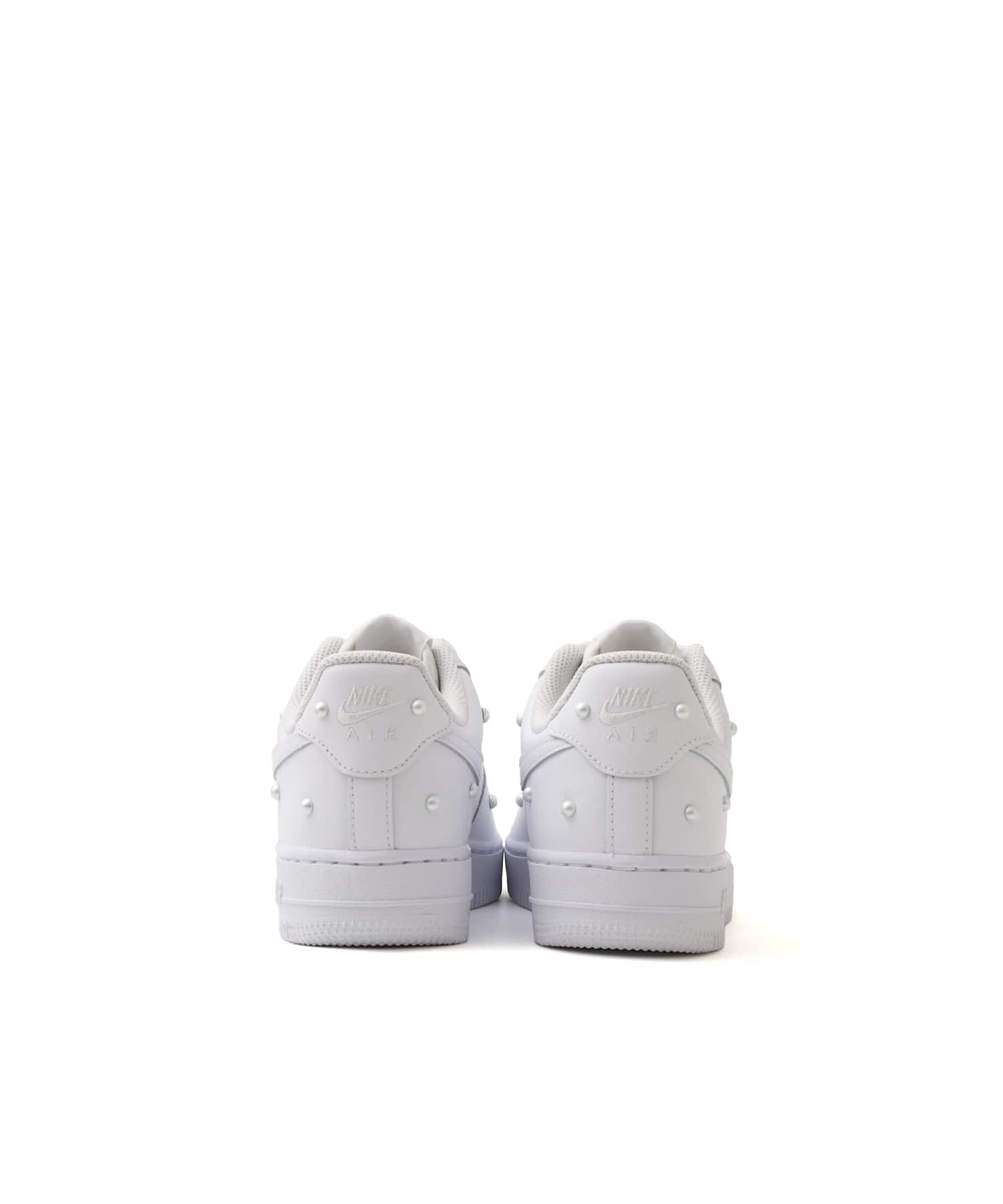 NIKE W AIR FORCE 1 '07 SE WHITE/WHITE-MTLC SUMMIT WHTの画像