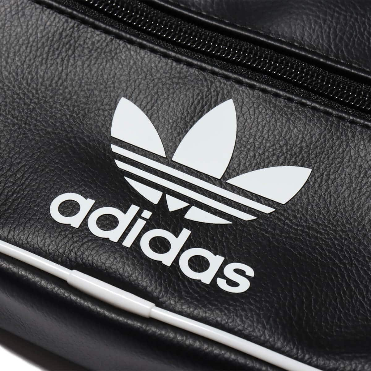 Adidas vintage 2024 airliner bag black