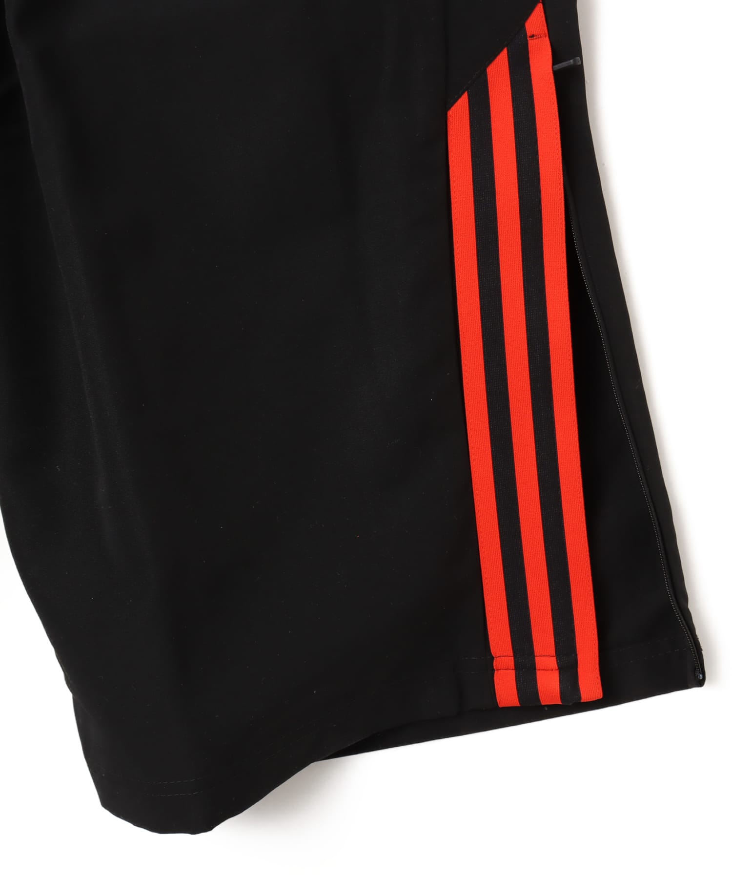 adidas WILLY CHAVARRIA WOVEN TRACK PANTS ブラックの画像