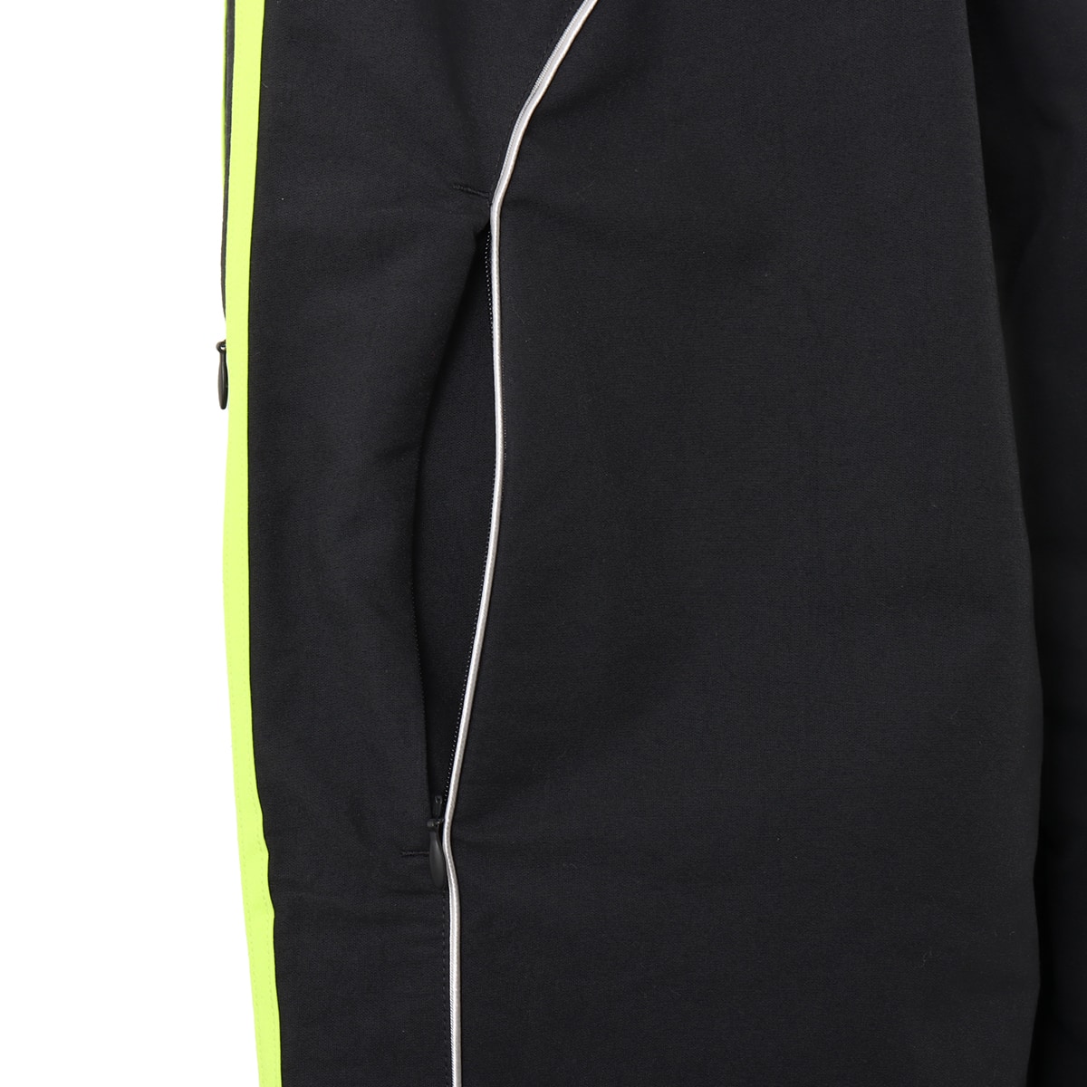 adidas ALWAYS WND PNT ブラック/セミソーラースライムの画像