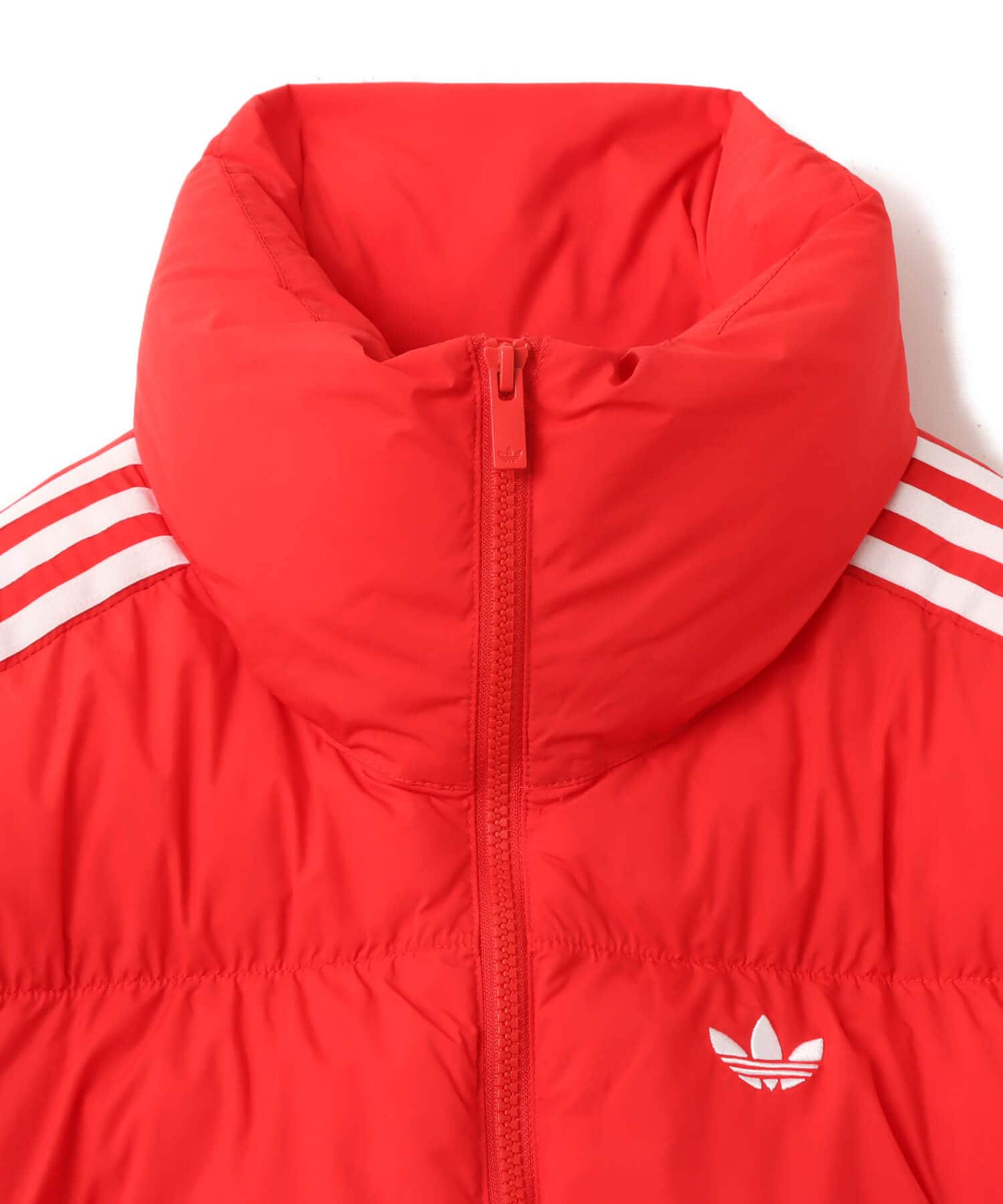 adidas ADICOLOR CROPPED SYNTHETIC DOWN PUFFER ベタースカーレットの画像