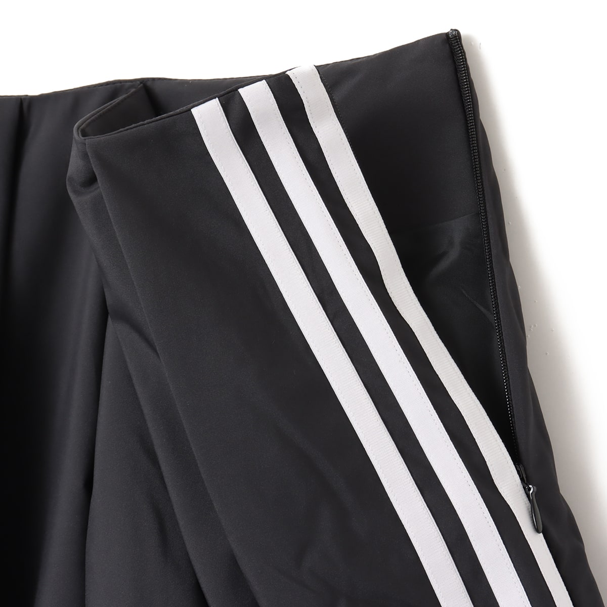 adidas WOVEN BALLOON SKIRT ブラック（アディダス ウーブン