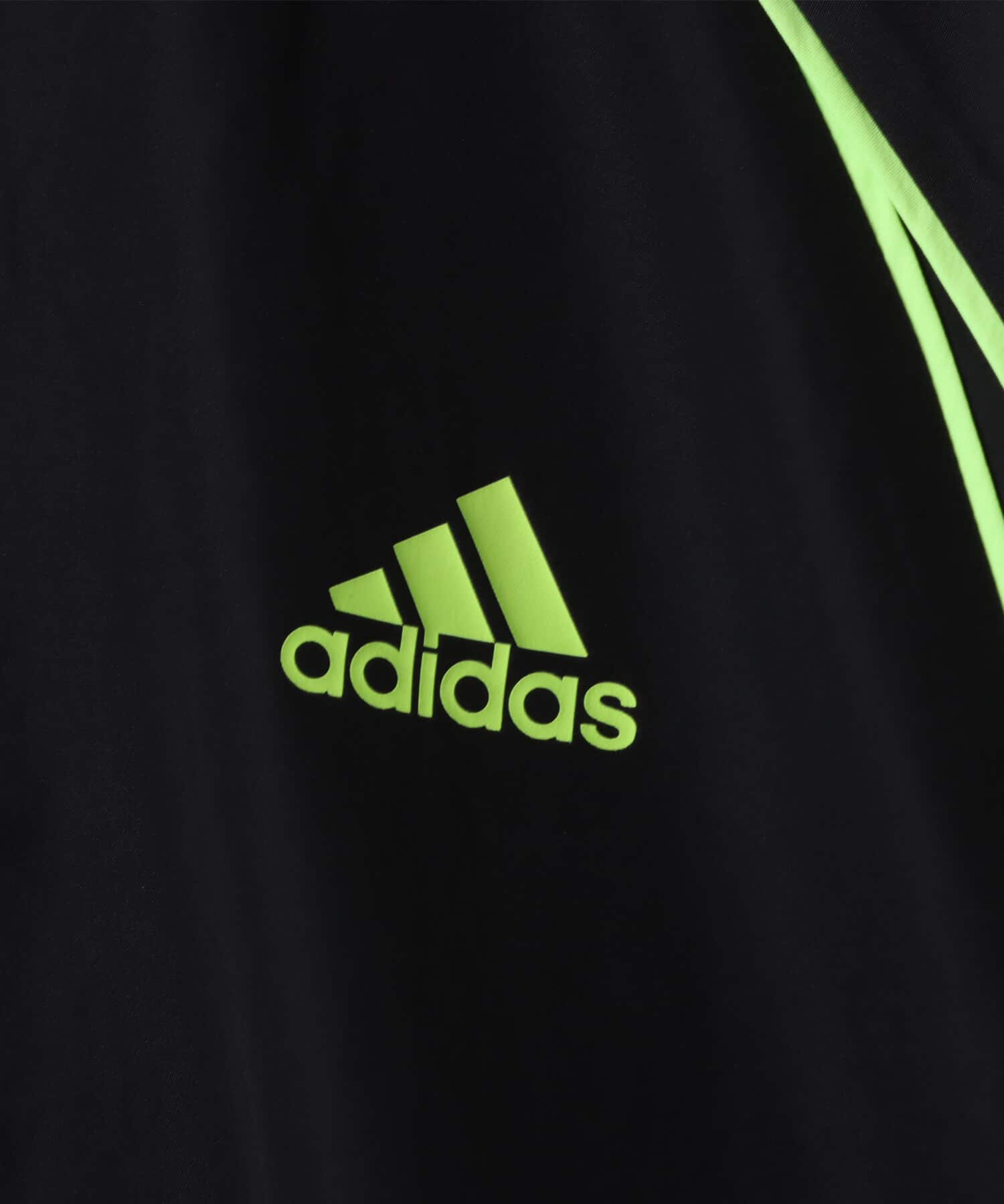 adidas TEAMGEIST ADICOLOR OVERSIZED WOVEN TRACK TOP ブラック/シグナルグリーンの画像