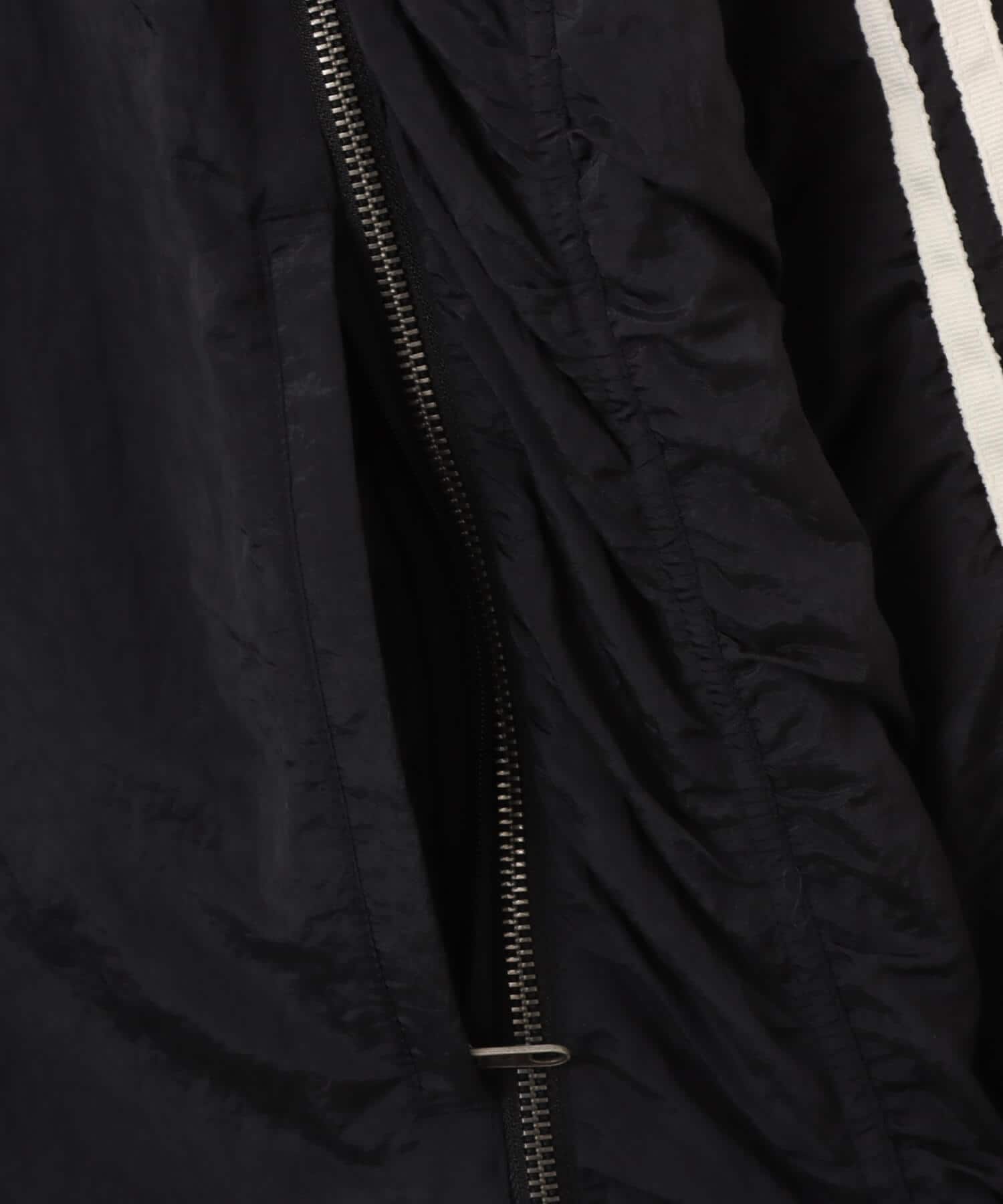 adidas THUG CLUB WOVEN TRACKTOP ブラック/シルバーメタリックの画像