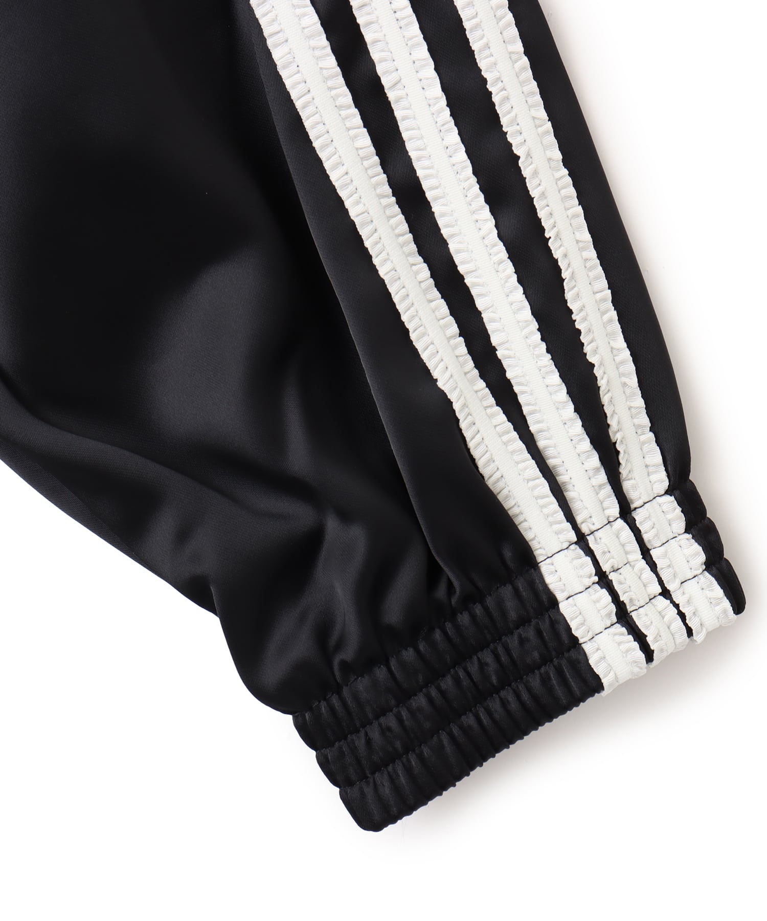 adidas SATIN FB TT RUFFLE 3S ブラックの画像