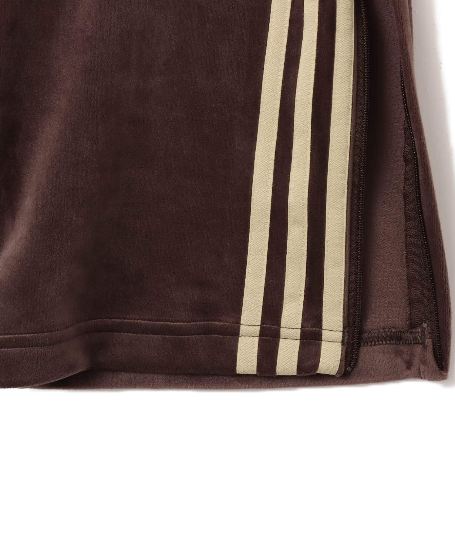 adidas FIREBIRD VELOUR TRACK PANTS ダークブラウンの画像