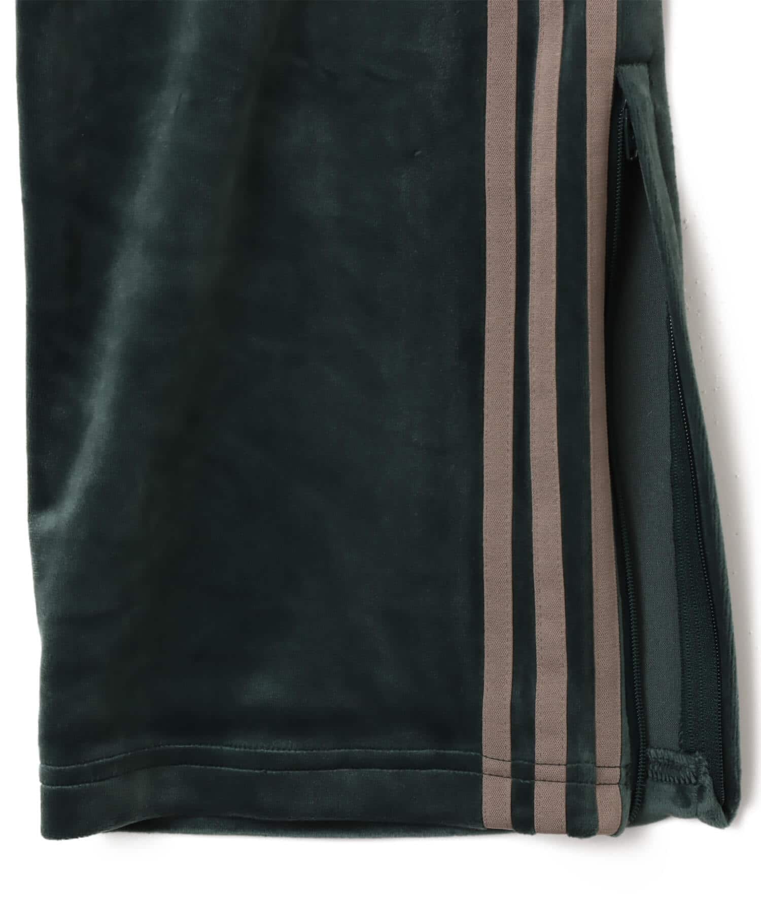 adidas FIREBIRD VELOUR TRACK PANTS シャドーグリーンの画像