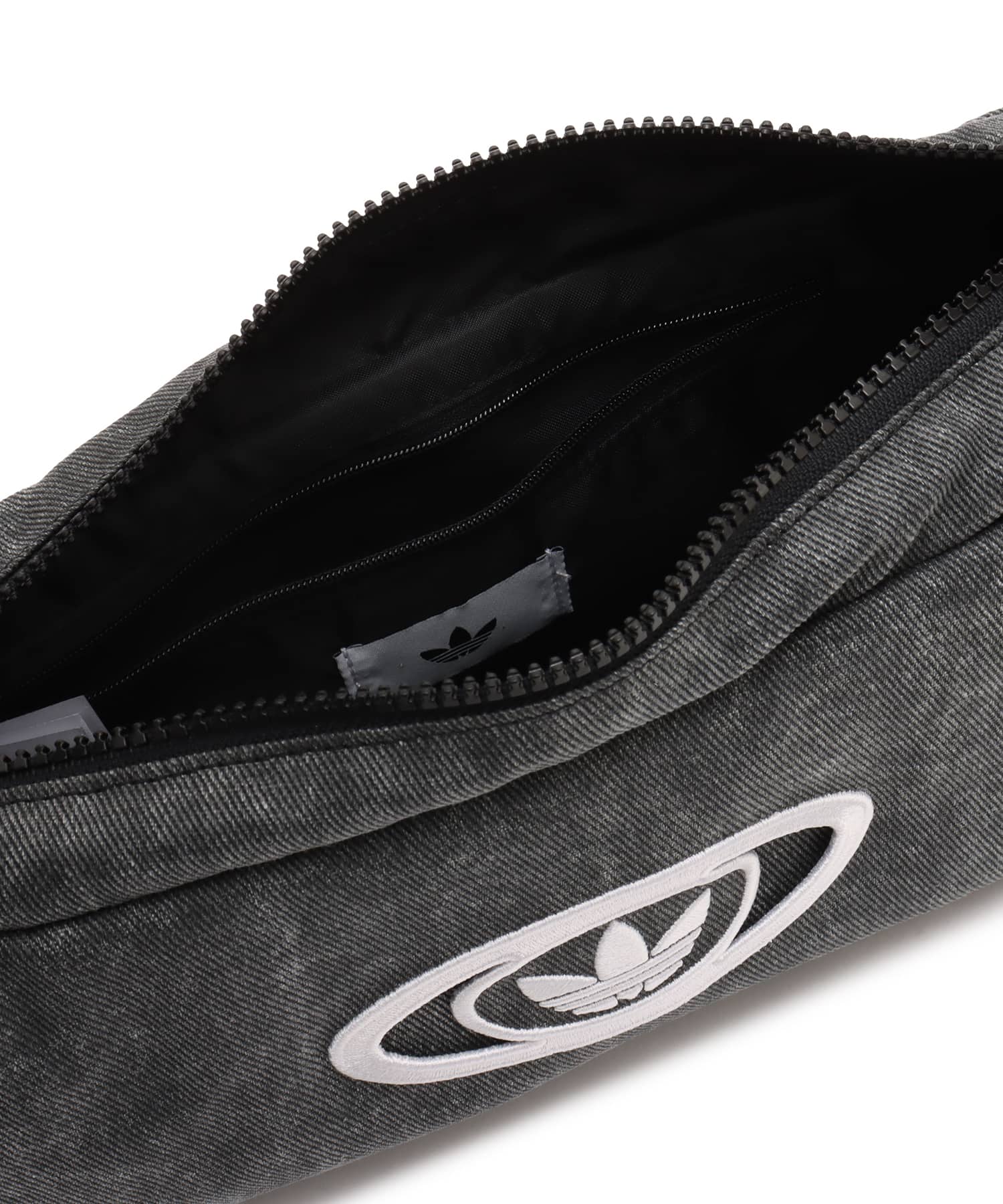 adidas SMALL SHOULDER BAG ブラックの画像