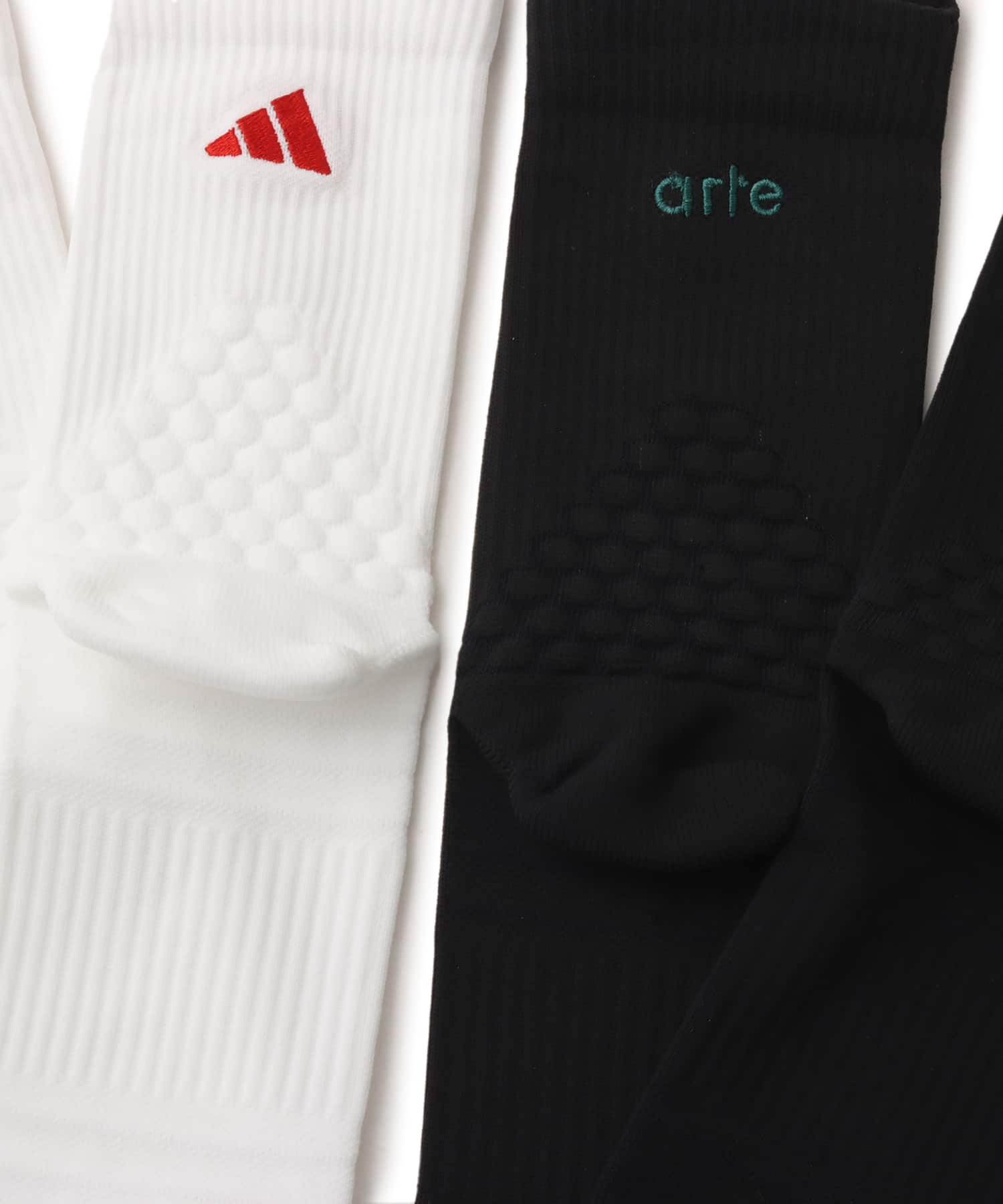 adidas ARTE SOCKS ブラック/ホワイトの画像