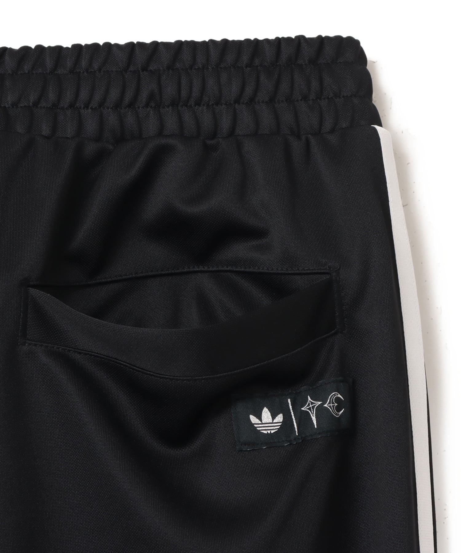 adidas THUG CLUB SUPERSTAR JOGGER ブラックの画像