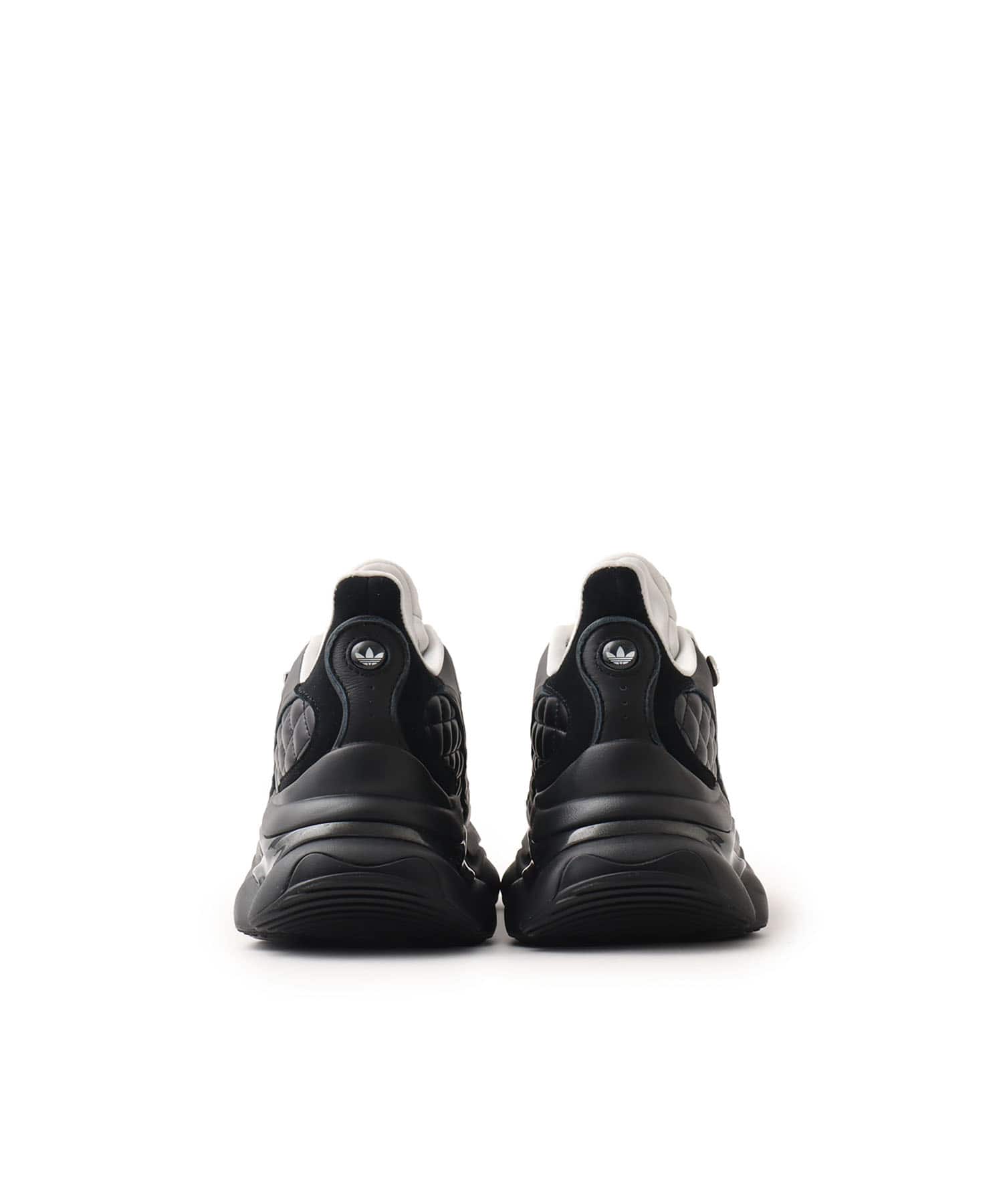 adidas OZVENUZ W CBLACK/CWHITE/SILVMTの画像