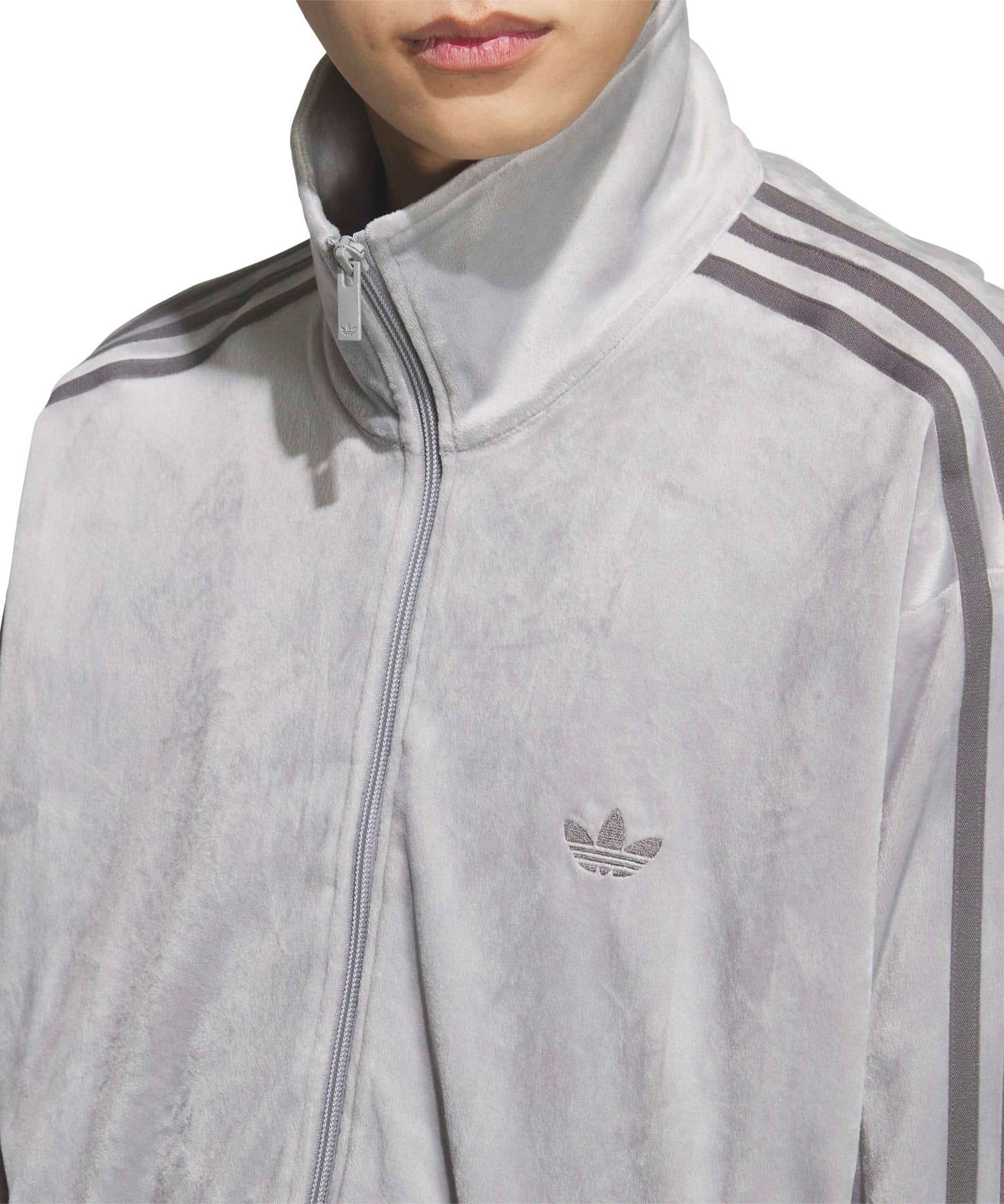 adidas FIREBIRD TRACK TOP VELOUR ライトオニキスの画像