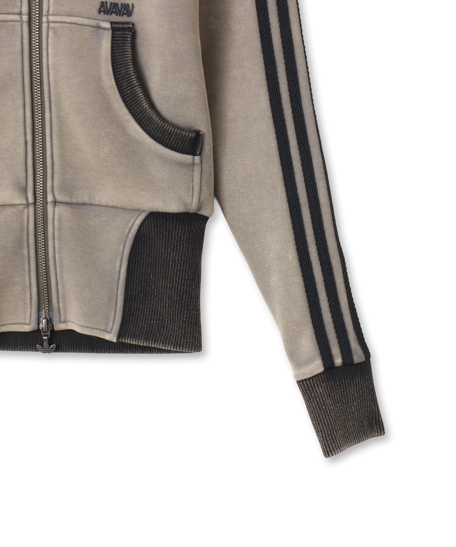 adidas BY AVAVAV TRACK TOP グレーフォーの画像