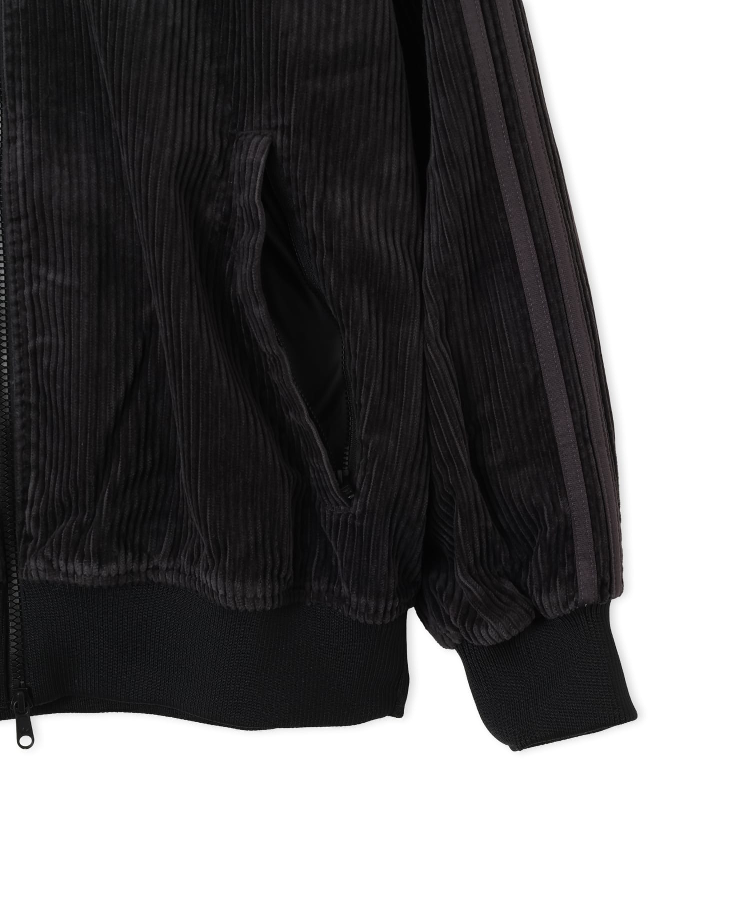 adidas CORDUROY SST OVERSIZED TRACK TOP ブラック/ユーティリティブラックの画像