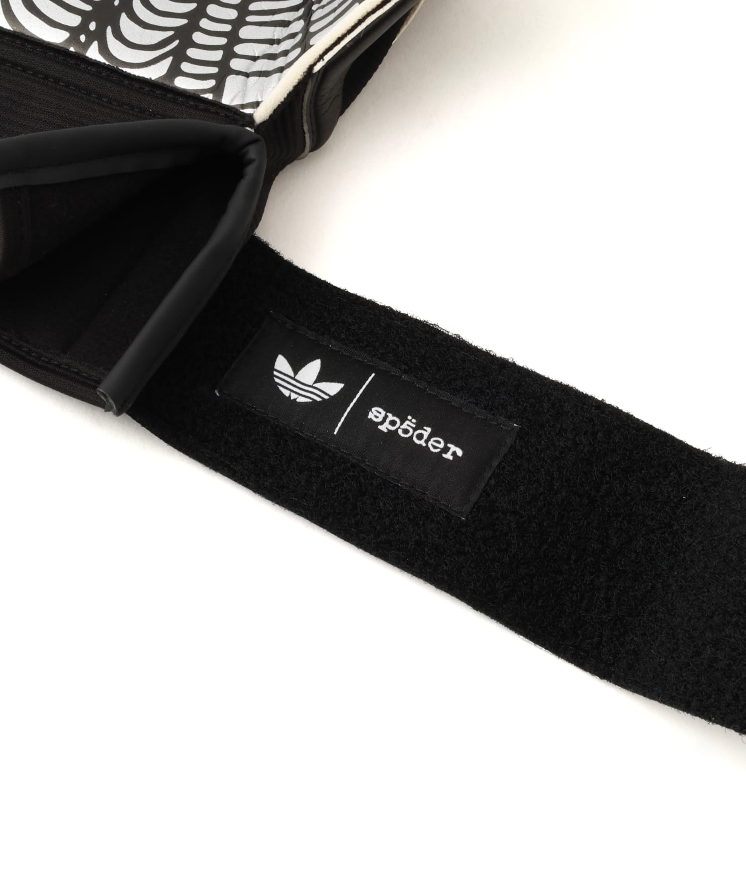 adidas SP5DER GLOVESブラックの画像