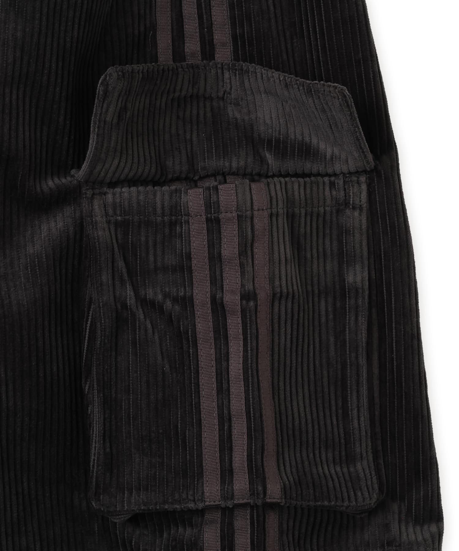 adidas ADICOLOR CARGO SHORTS ブラックの画像