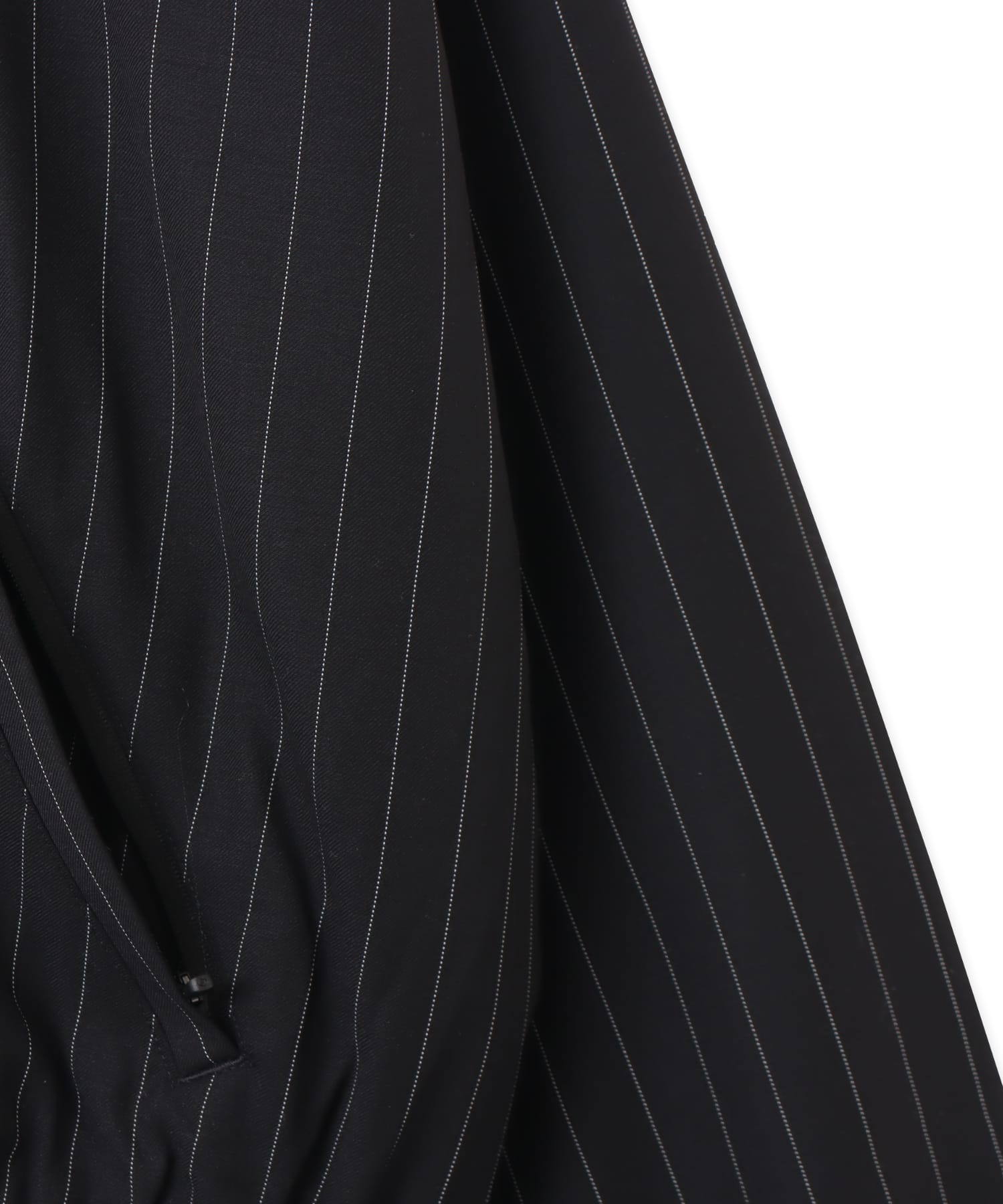 adidas CHAVARRIA PINSTRIPE TRACK JACKET ブラック/ホワイトの画像