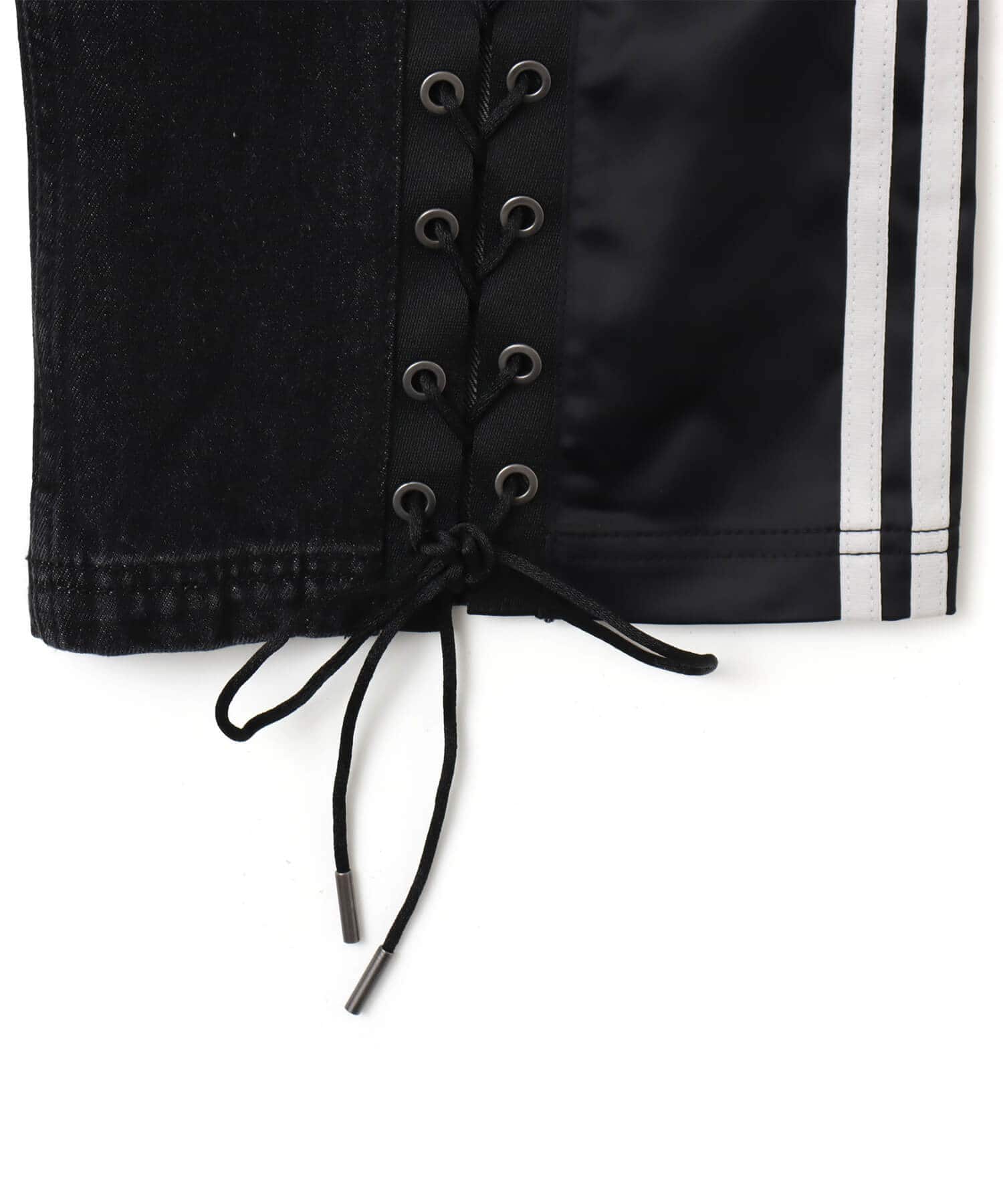 adidas DENIM FIREBIRD TRACK PANTS ブラックの画像