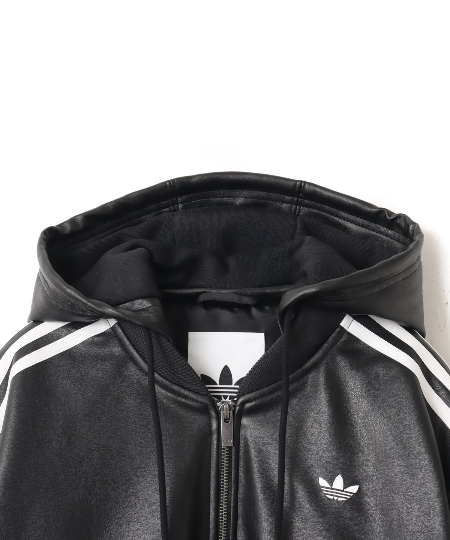 adidas W PLEATHER JACKET ブラックの画像