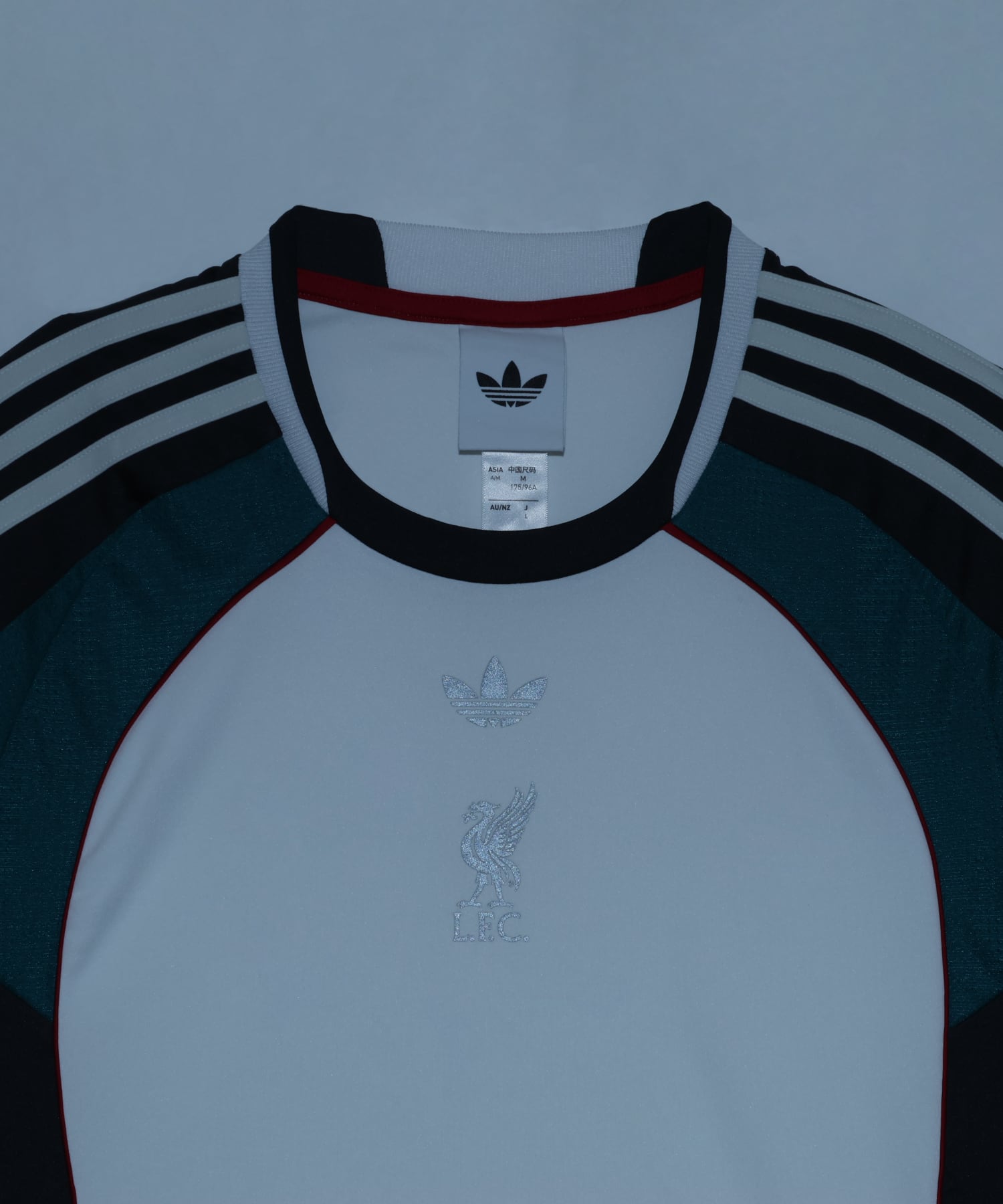 adidas LIVERPOOL FC TEAMGEIST 26 WARM-UP JERSEY ホワイトの画像