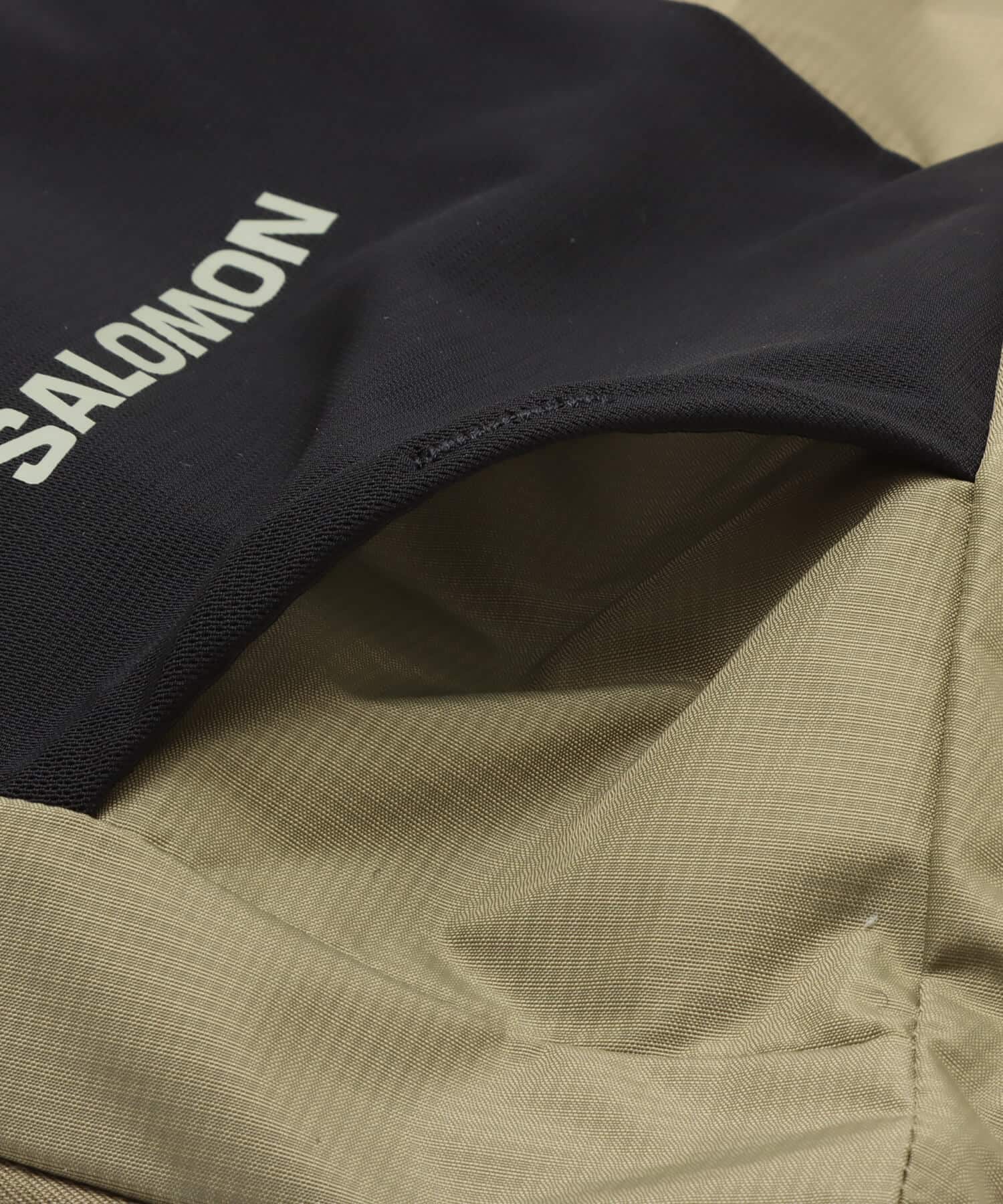 SALOMON PACKABLE TOTE BAG Martini Olive/SEAGRASS/の画像