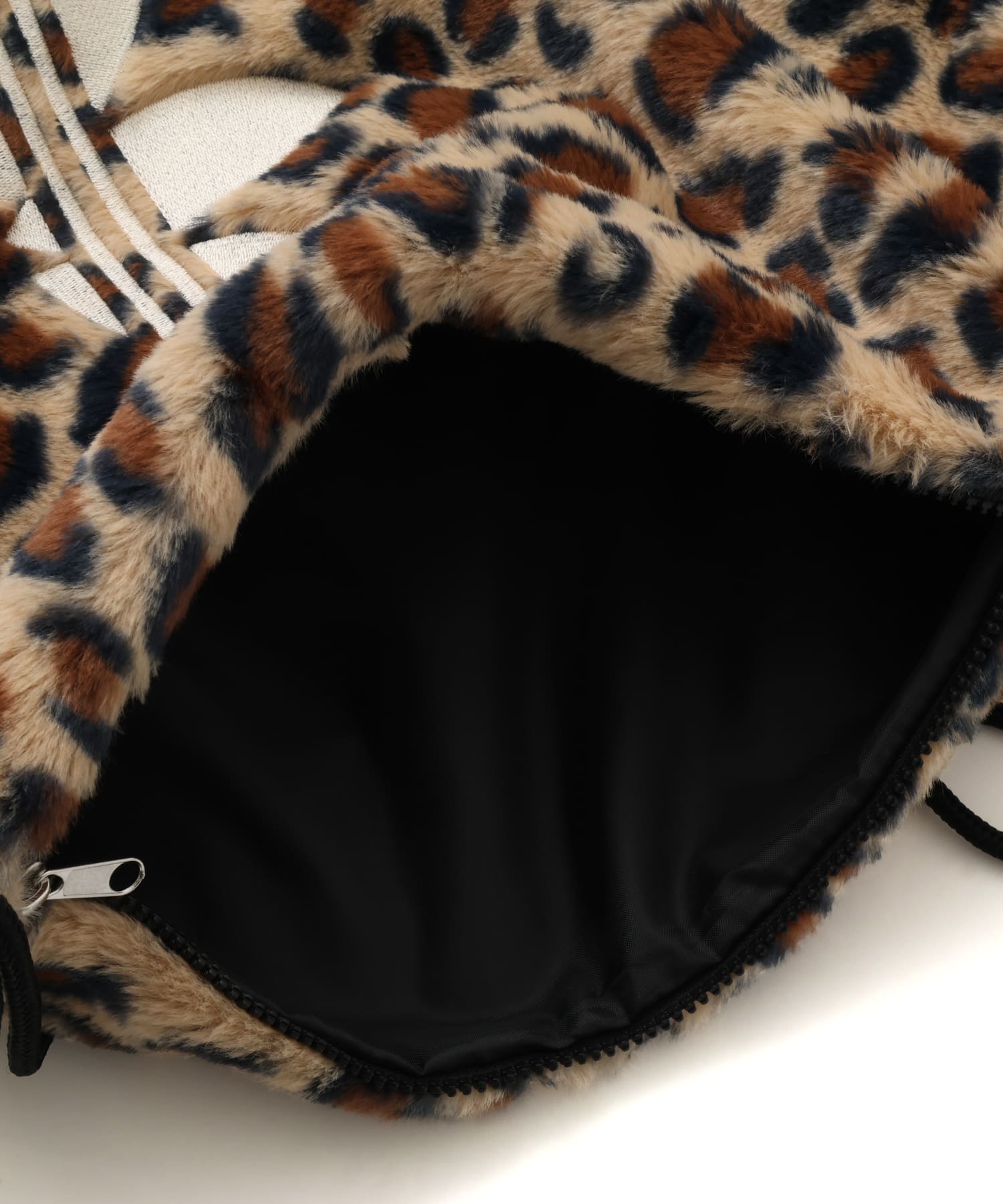 adidas KNAPSACK LEO マジックベージュの画像