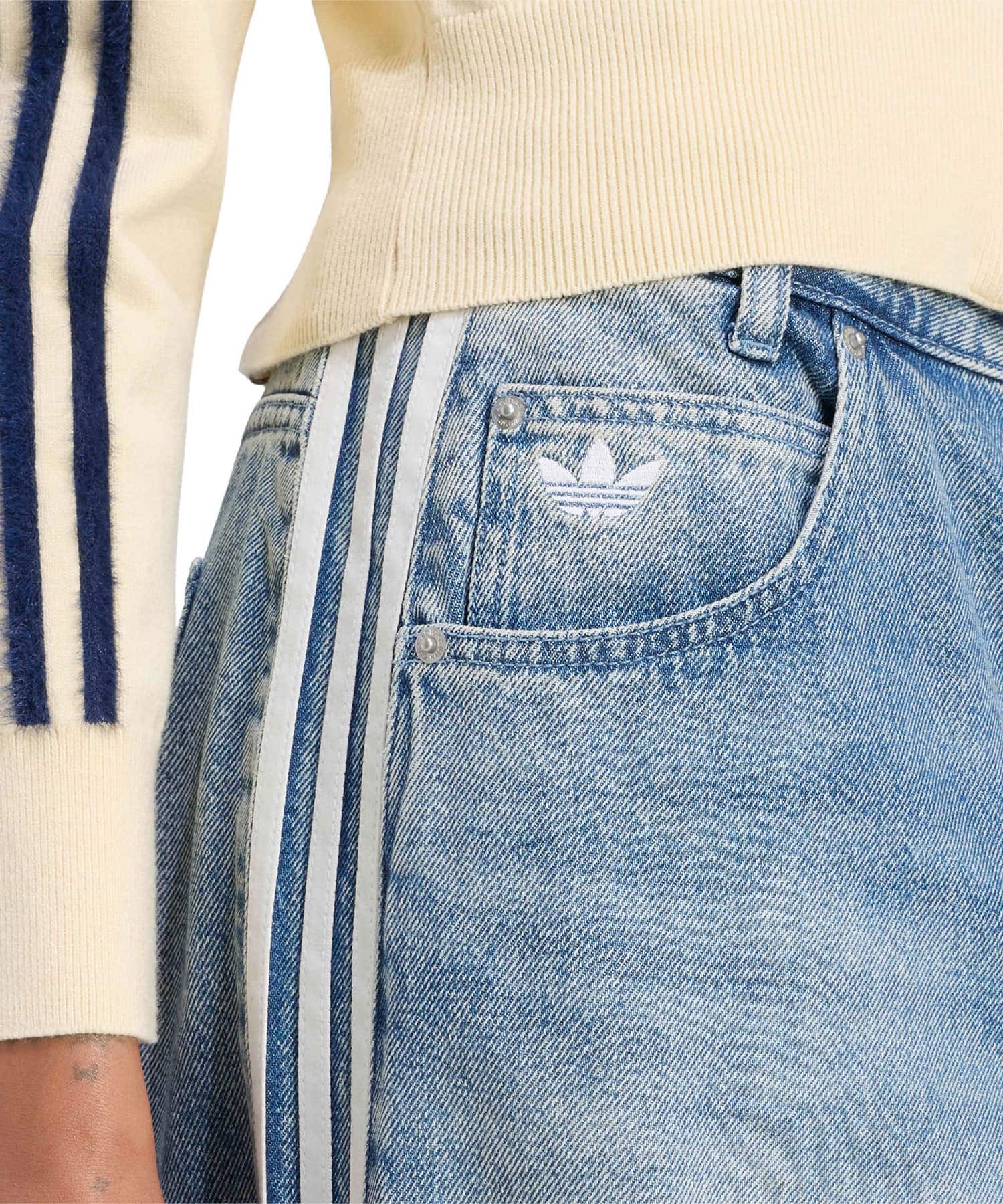 adidas ADILENIUM BAGGY DENIM PANTS ブルーの画像