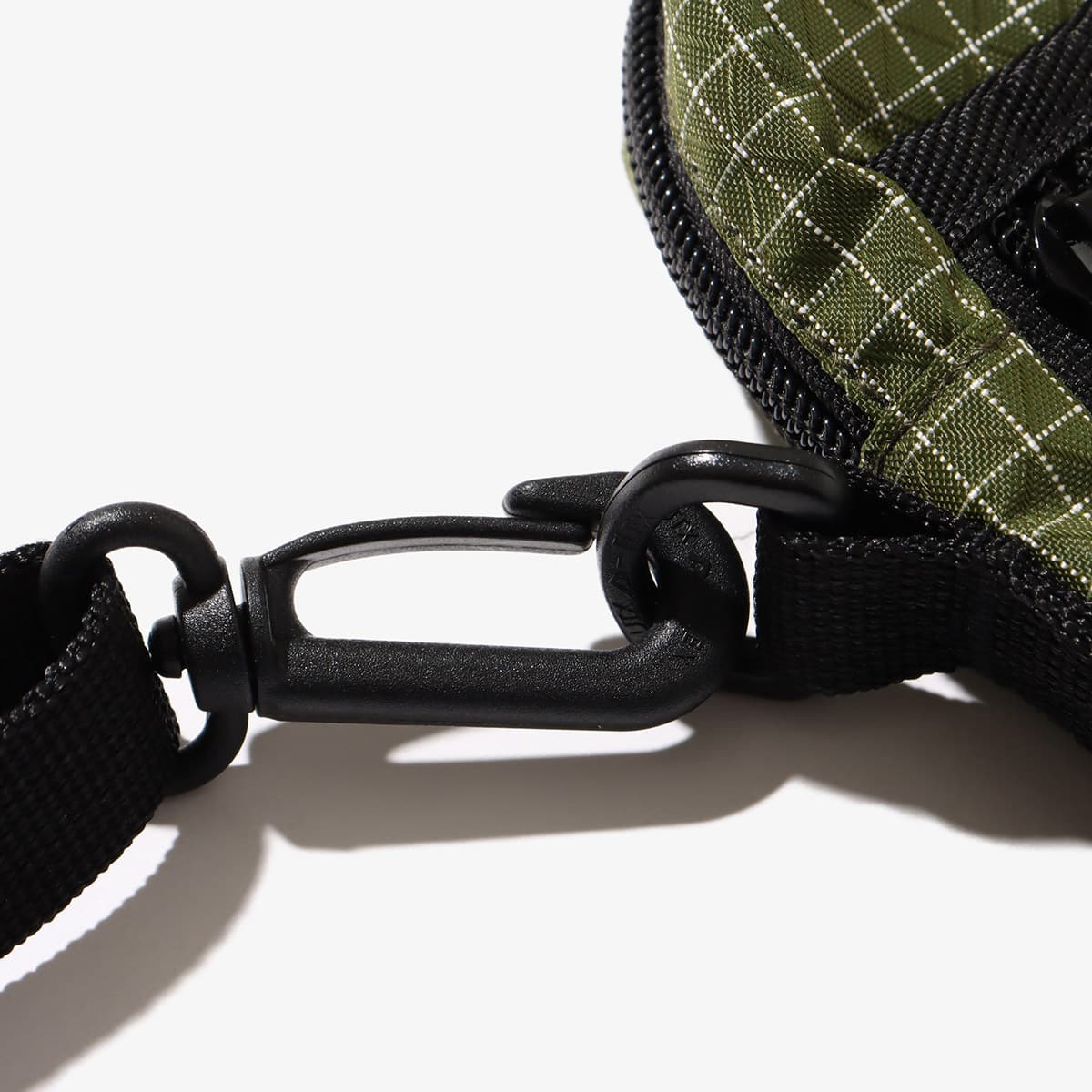 atmos Reflector Print Logo Shoulder Bag KHAKI の画像